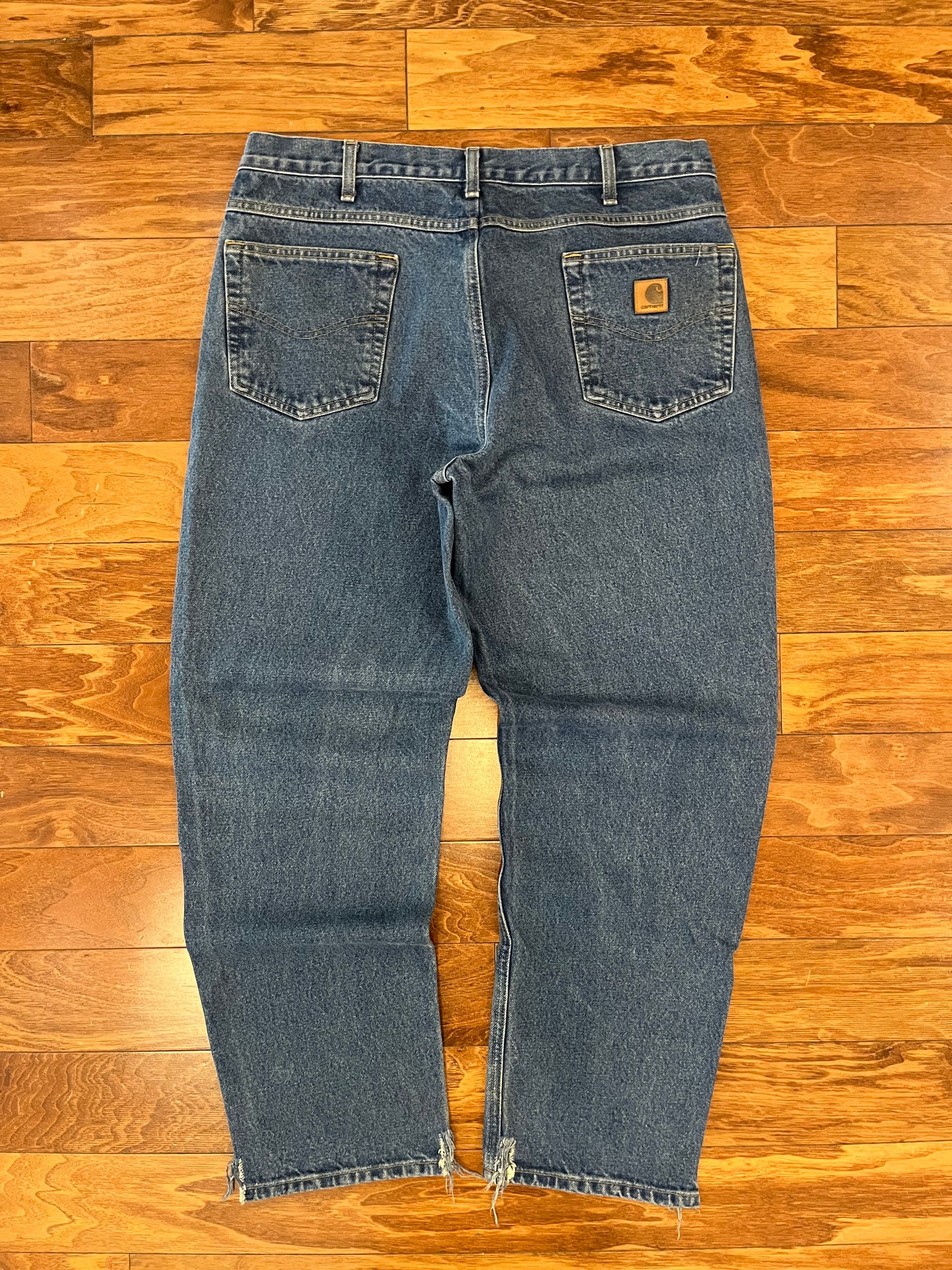 00s Carhartt Dark Wash Distressed Jeans (38 x 32)