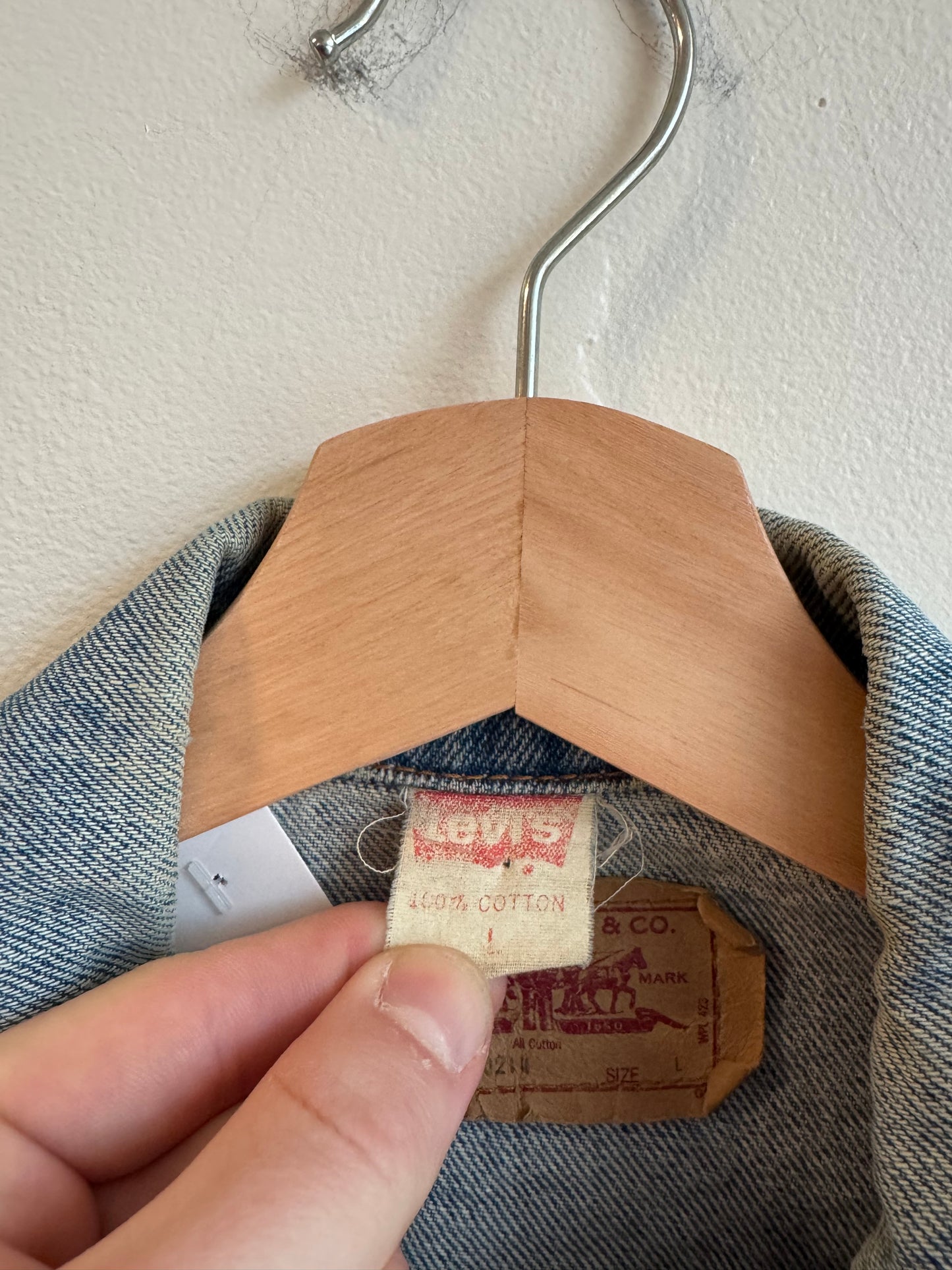80s Levi's Light Wash Vintage Jean Jacket (L)