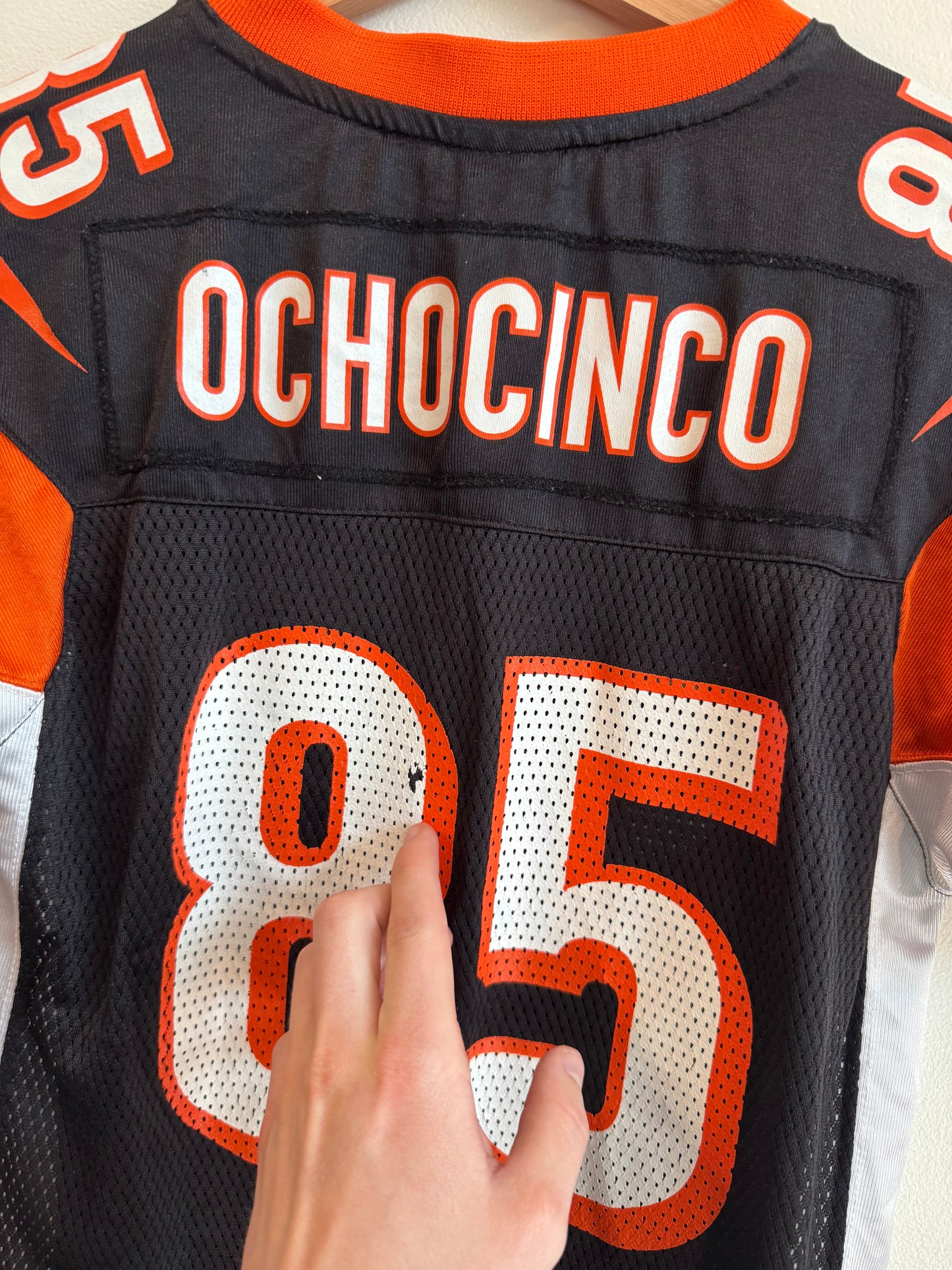 00s Cincinnati Bengals Chad OchoCinco Jersey (Youth M)