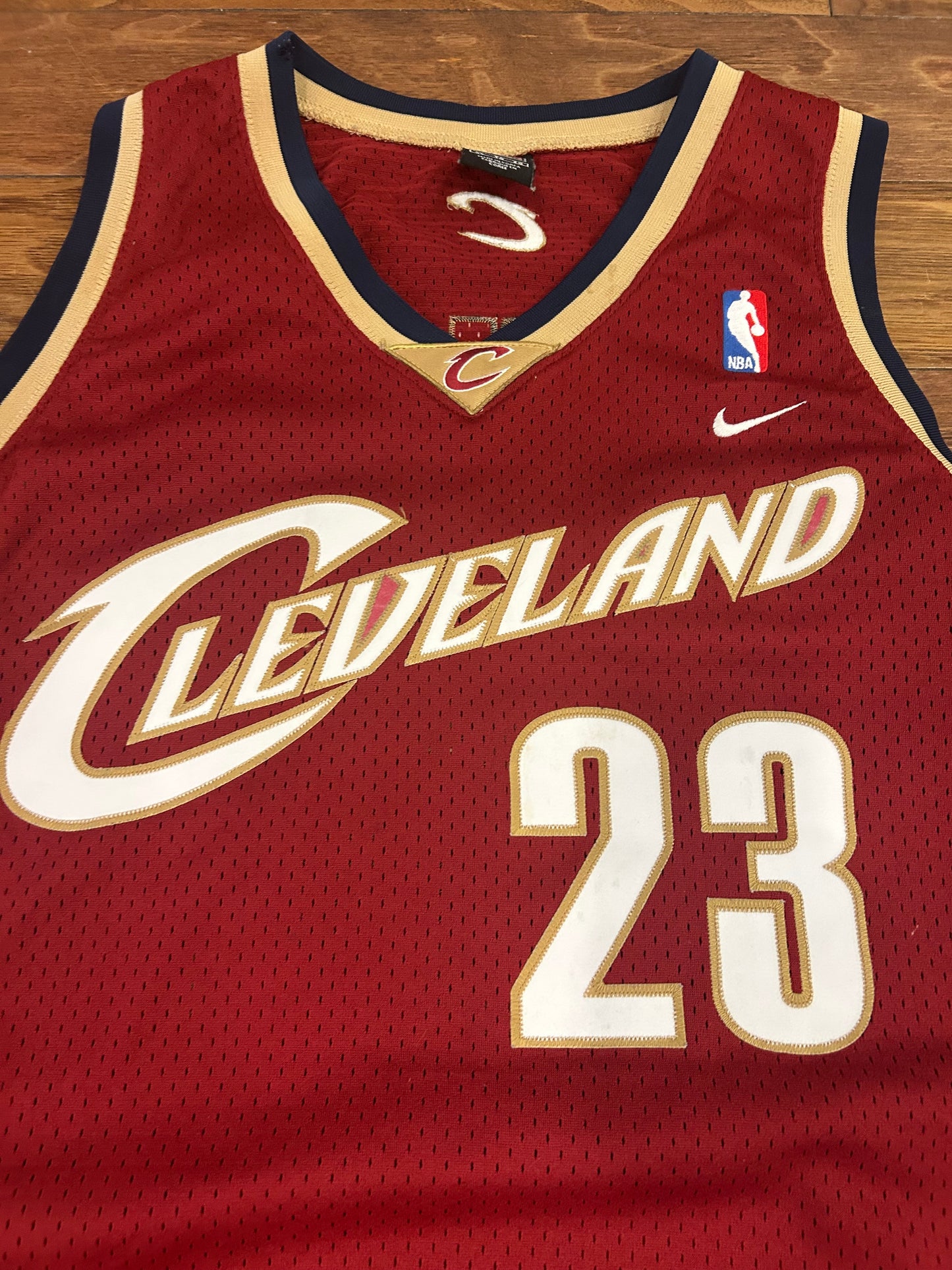 2004 Cleveland Cavaliers Lebron James Nike Jersey (XL)