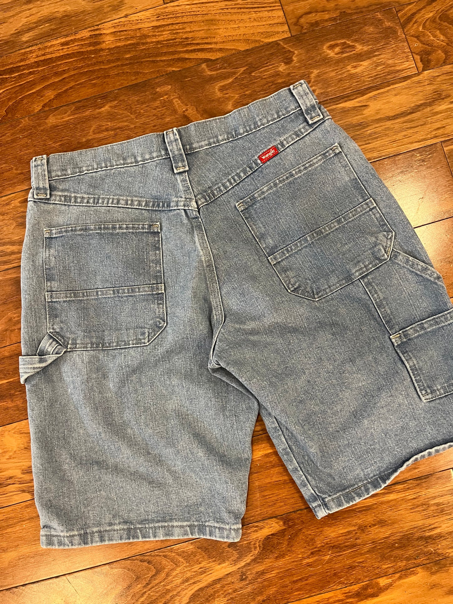 00s Wrangler Carpenter Jean Shorts (32)