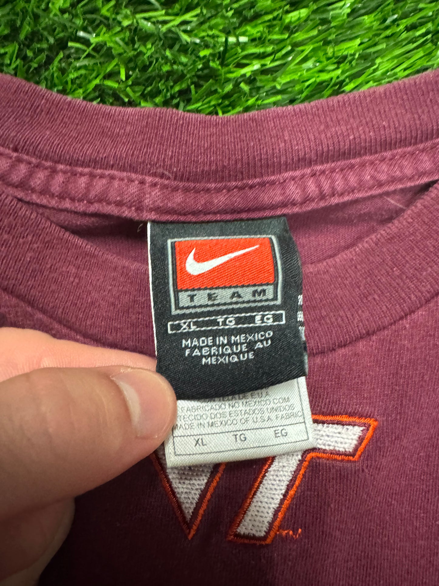 00s Virginia Tech Nike Swoosh Vintage Tee (XL)