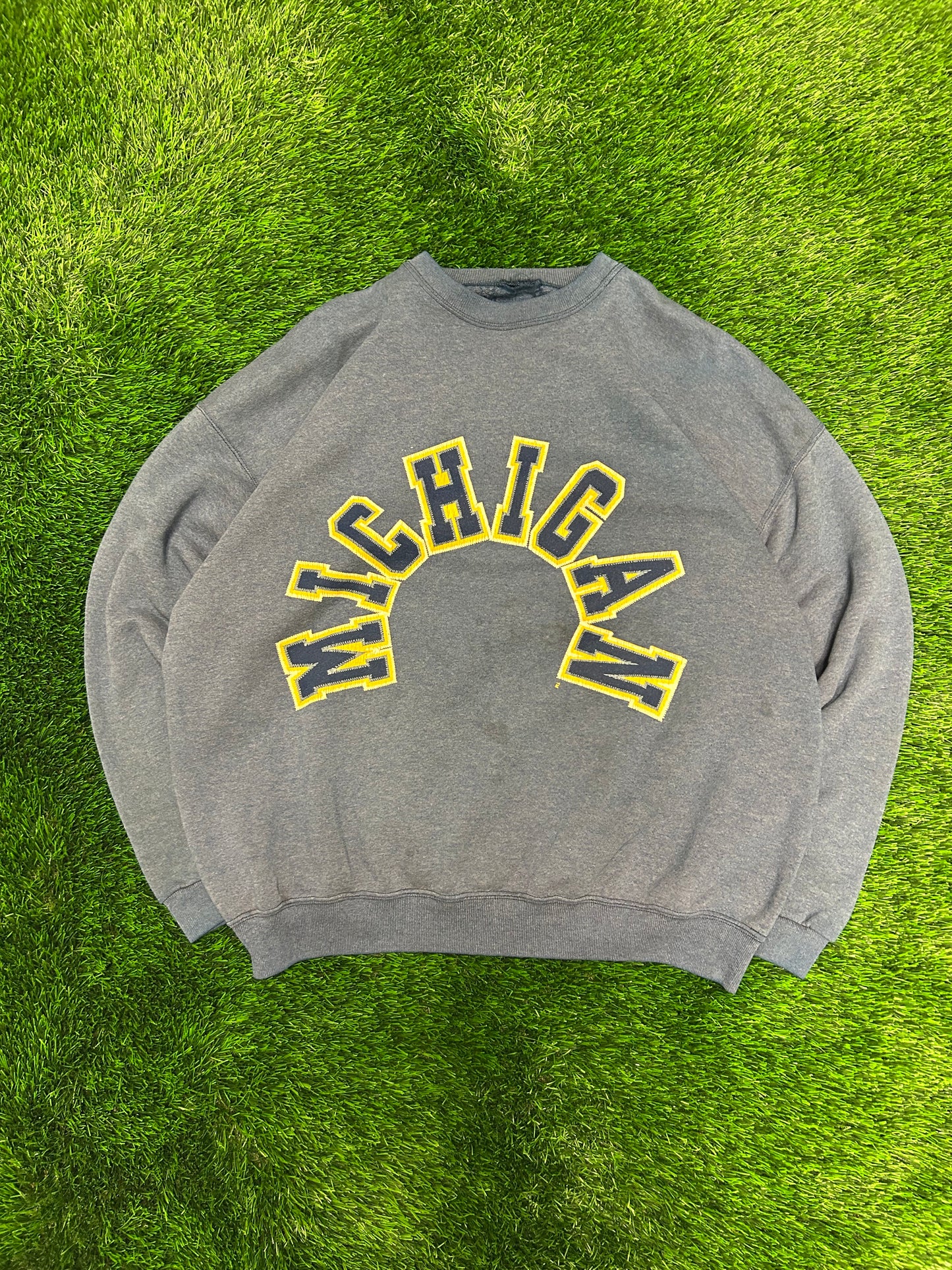90s University of Michigan Wolverines Faded Blue Spell Out Crewneck (XL)