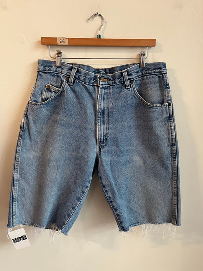 00s Wrangler Light Wash Shorts (36)