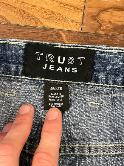 00s Baggy Trust Jean Shorts (36)