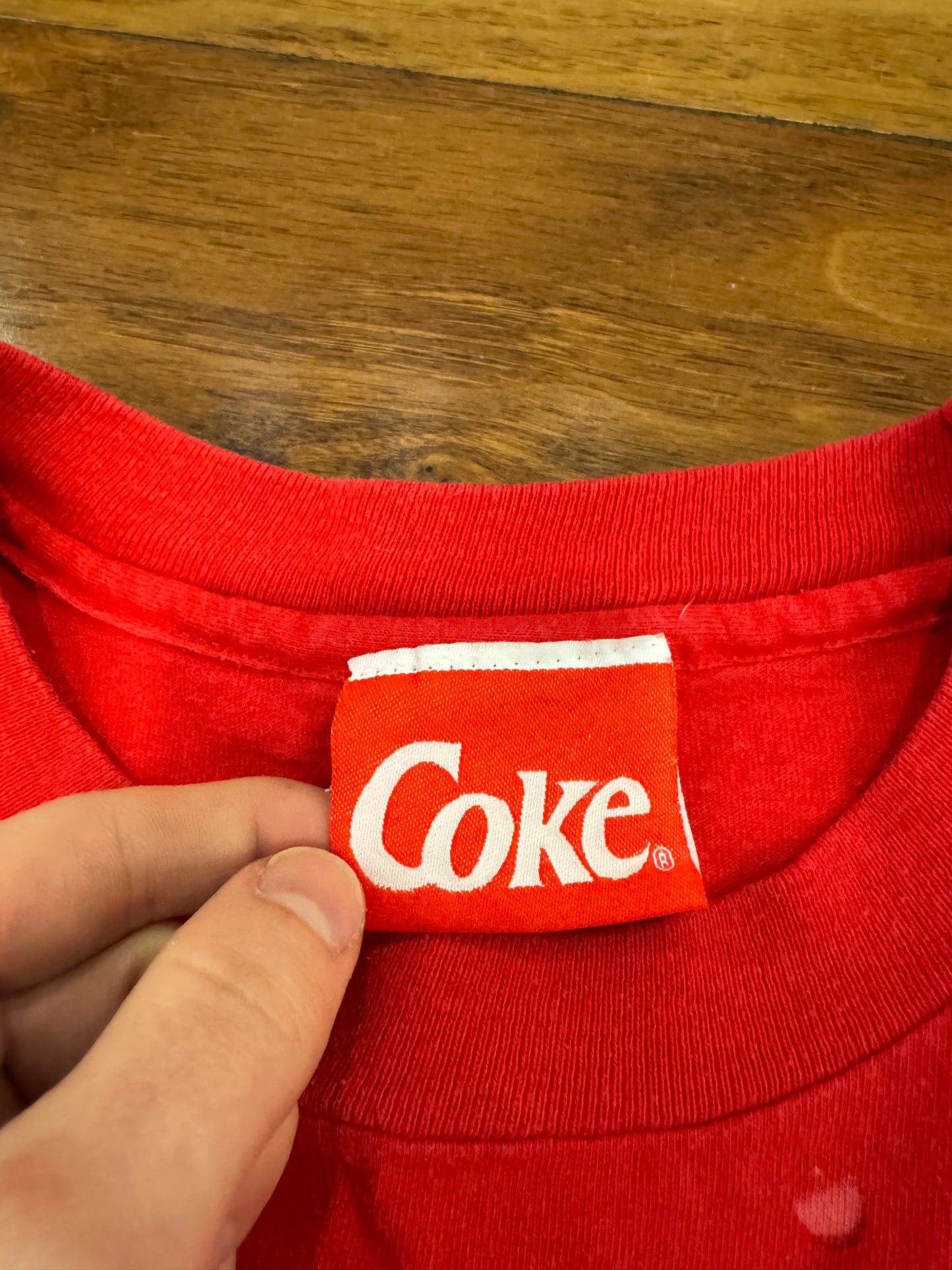 90s Coca Cola Spell Out Graphic Tee (L))