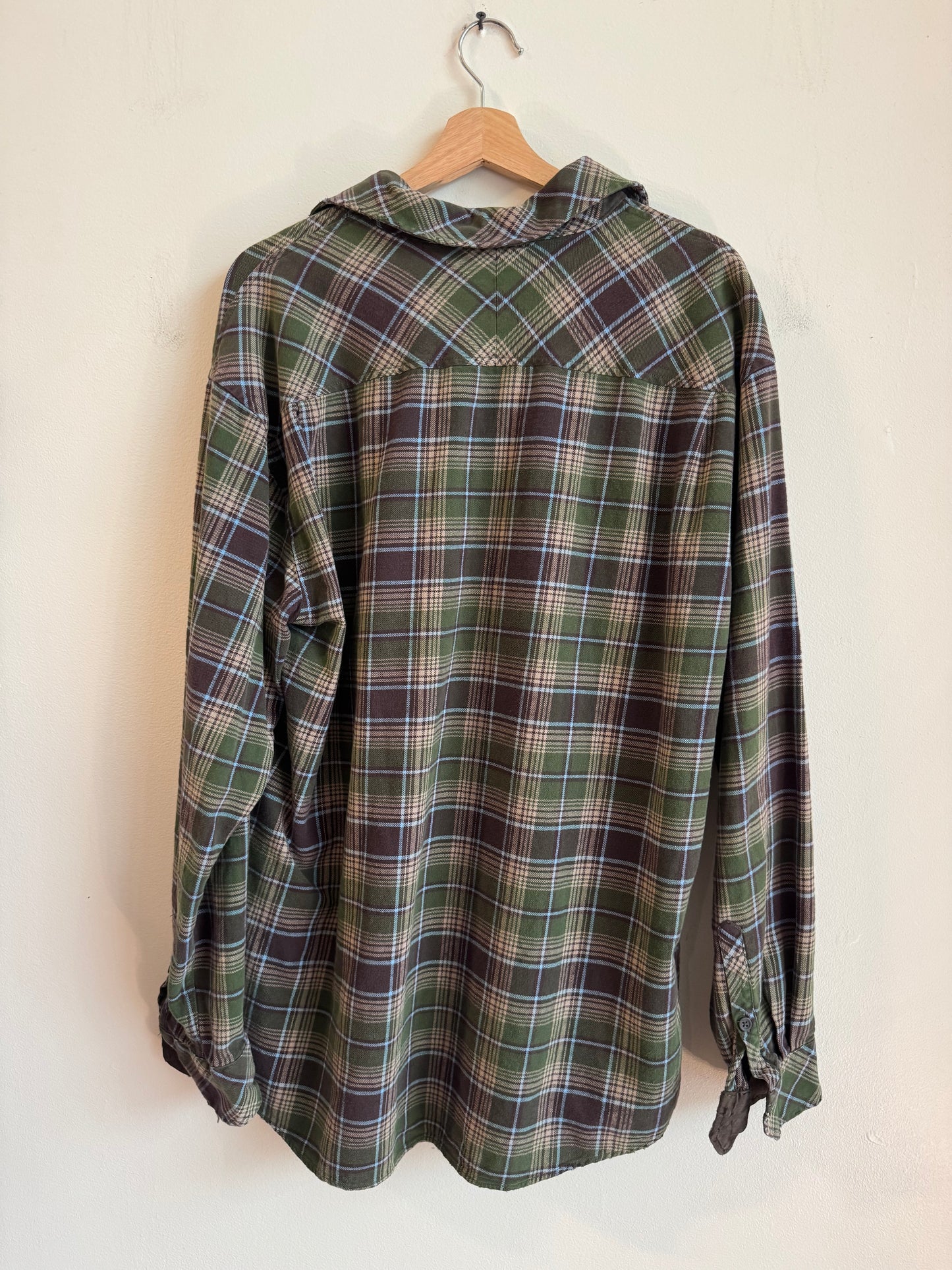 00s Union Bay Essential Earth Toned Green Flannel (XL)