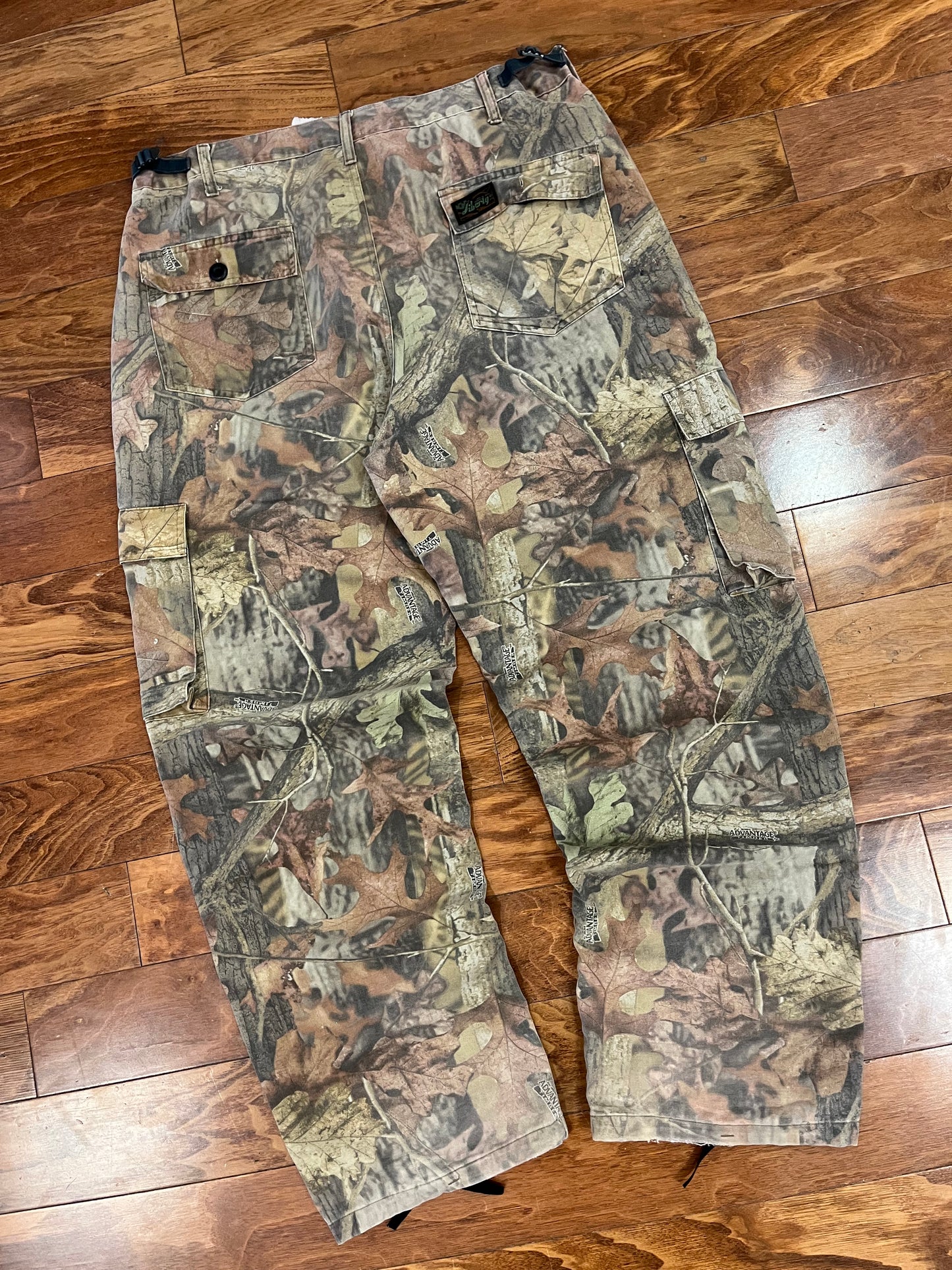00s Camo Advantage Baggy Cargo Pants (38 x 32)