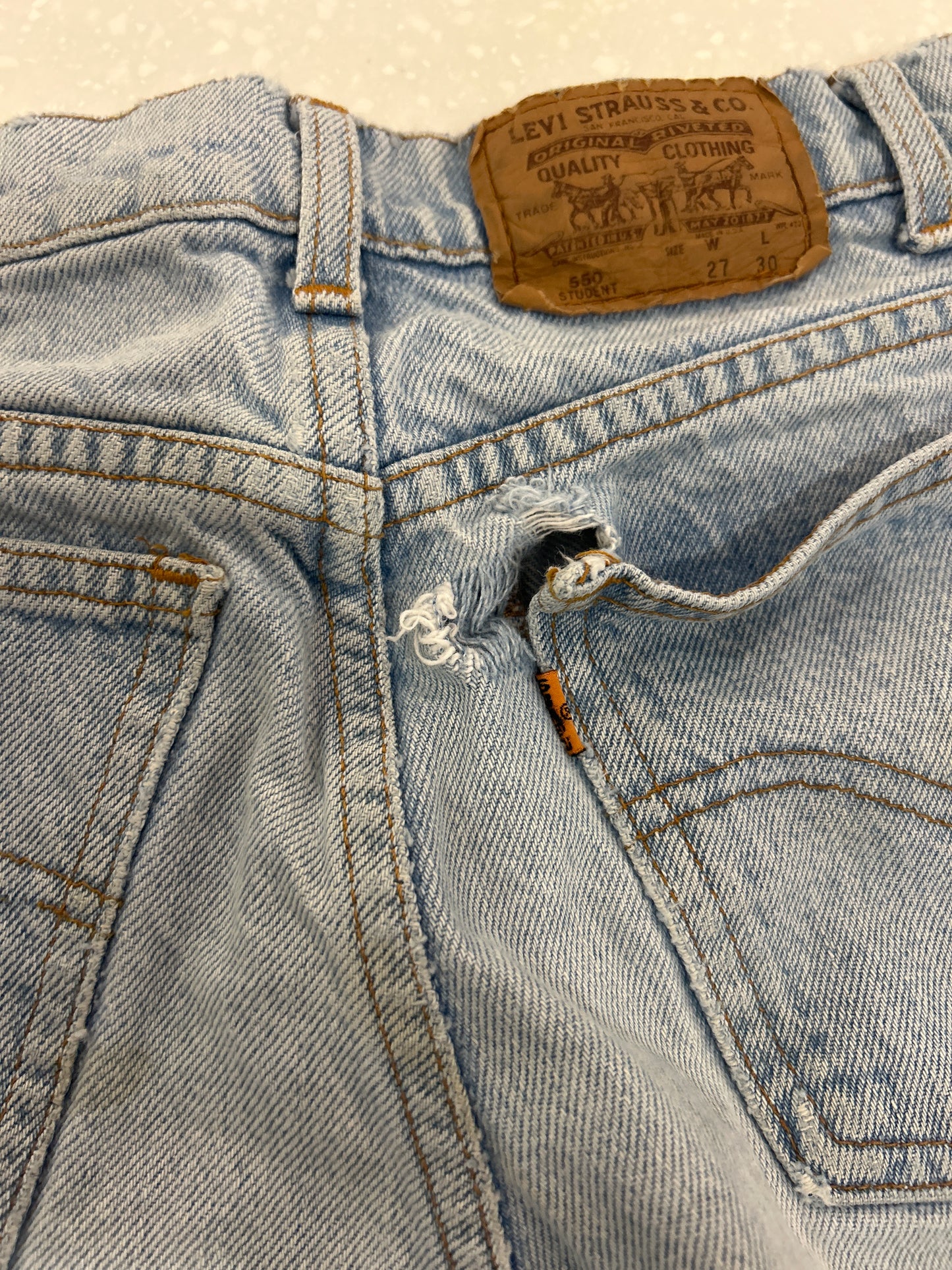 1993 Levi's Student 550 Orange Tab Light Wash Shorts (26)