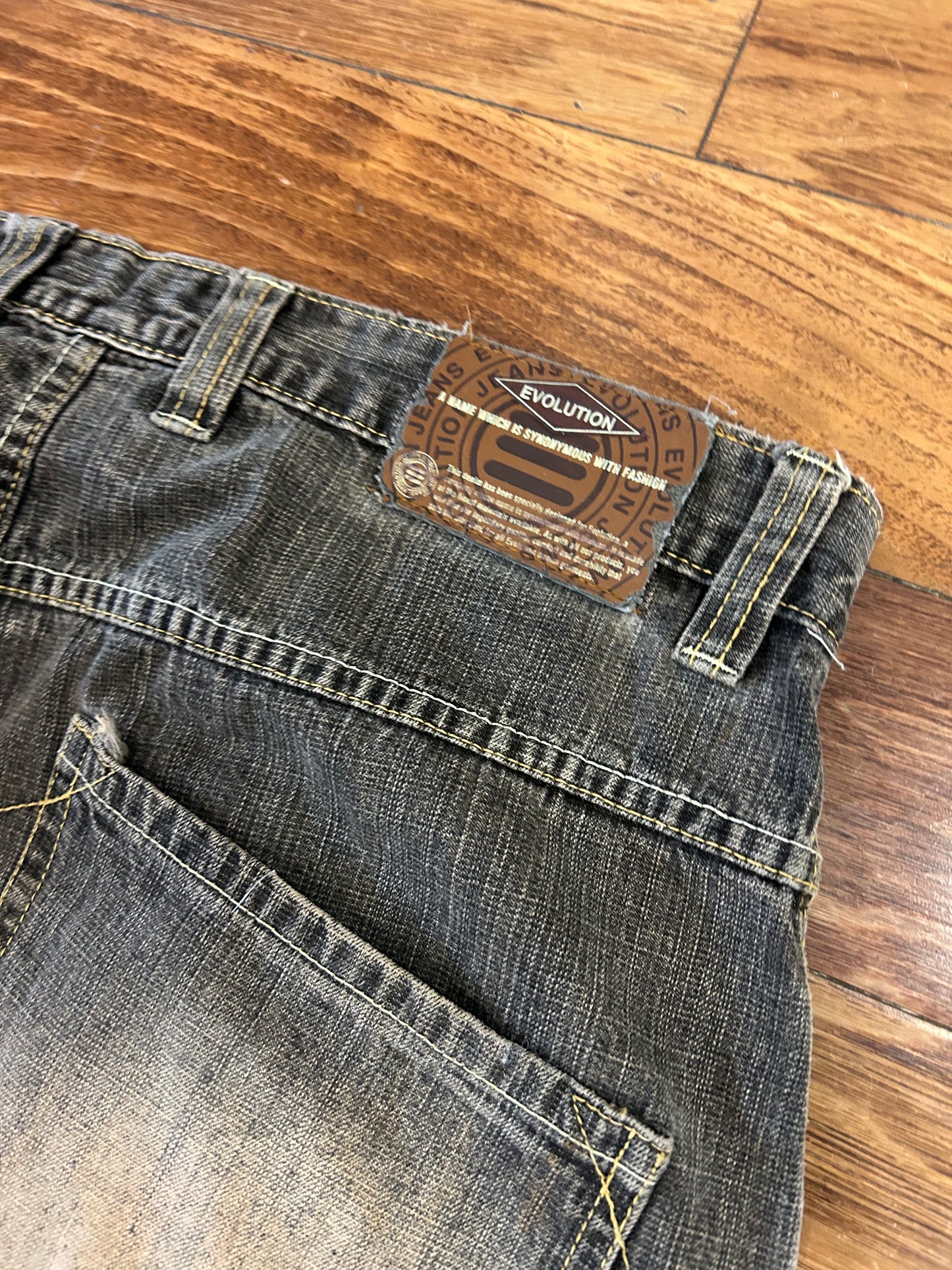 00s Evolution Baggy Faded Jeans (38 x 32)