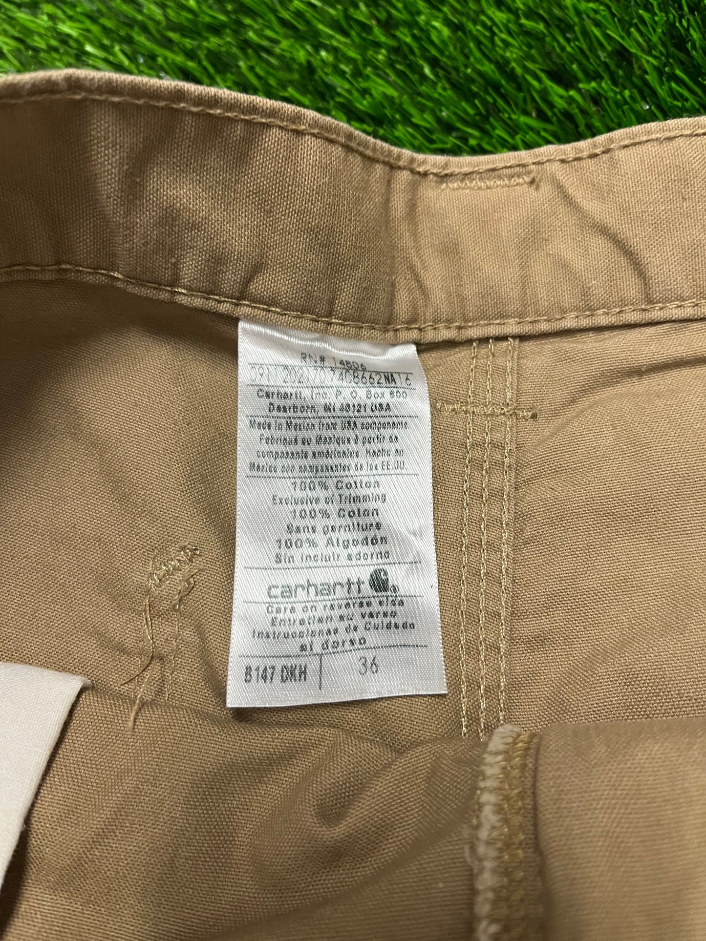2011 Carhartt Tan Workwear Carpenter Vintage Workwear Shorts (36)