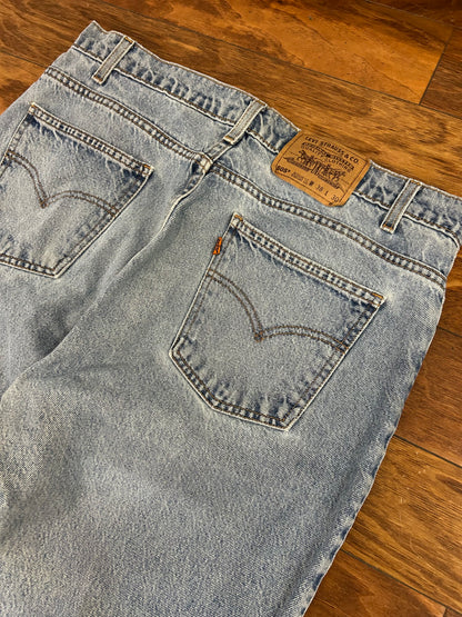 1997 Levi's 505 Orange Tab Distressed Light Wash Jeans (36 x 30)