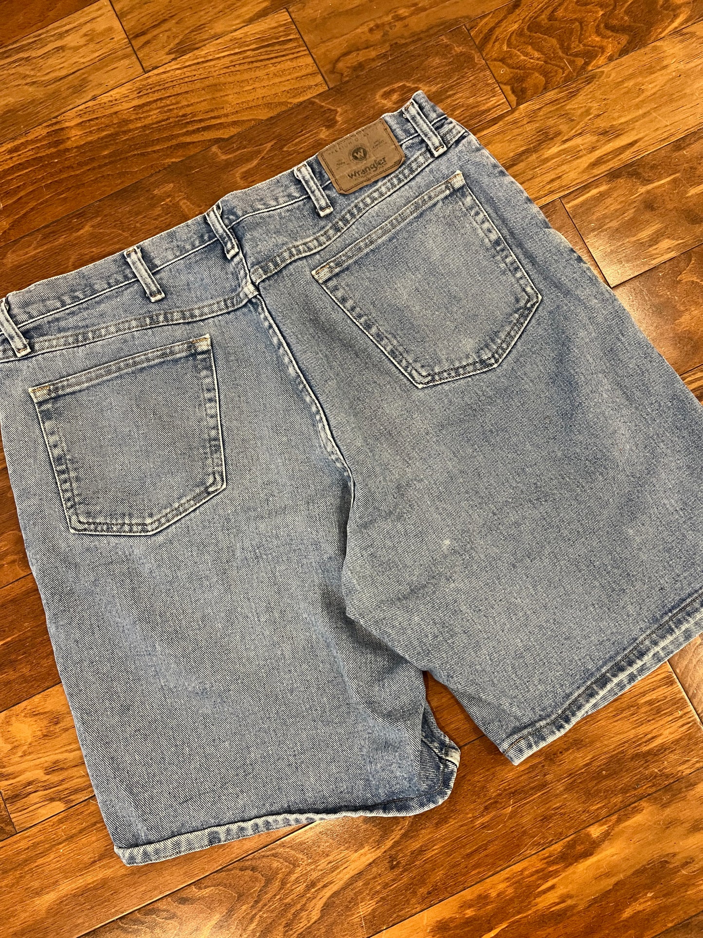00s Wrangler Blue Shorts (38)
