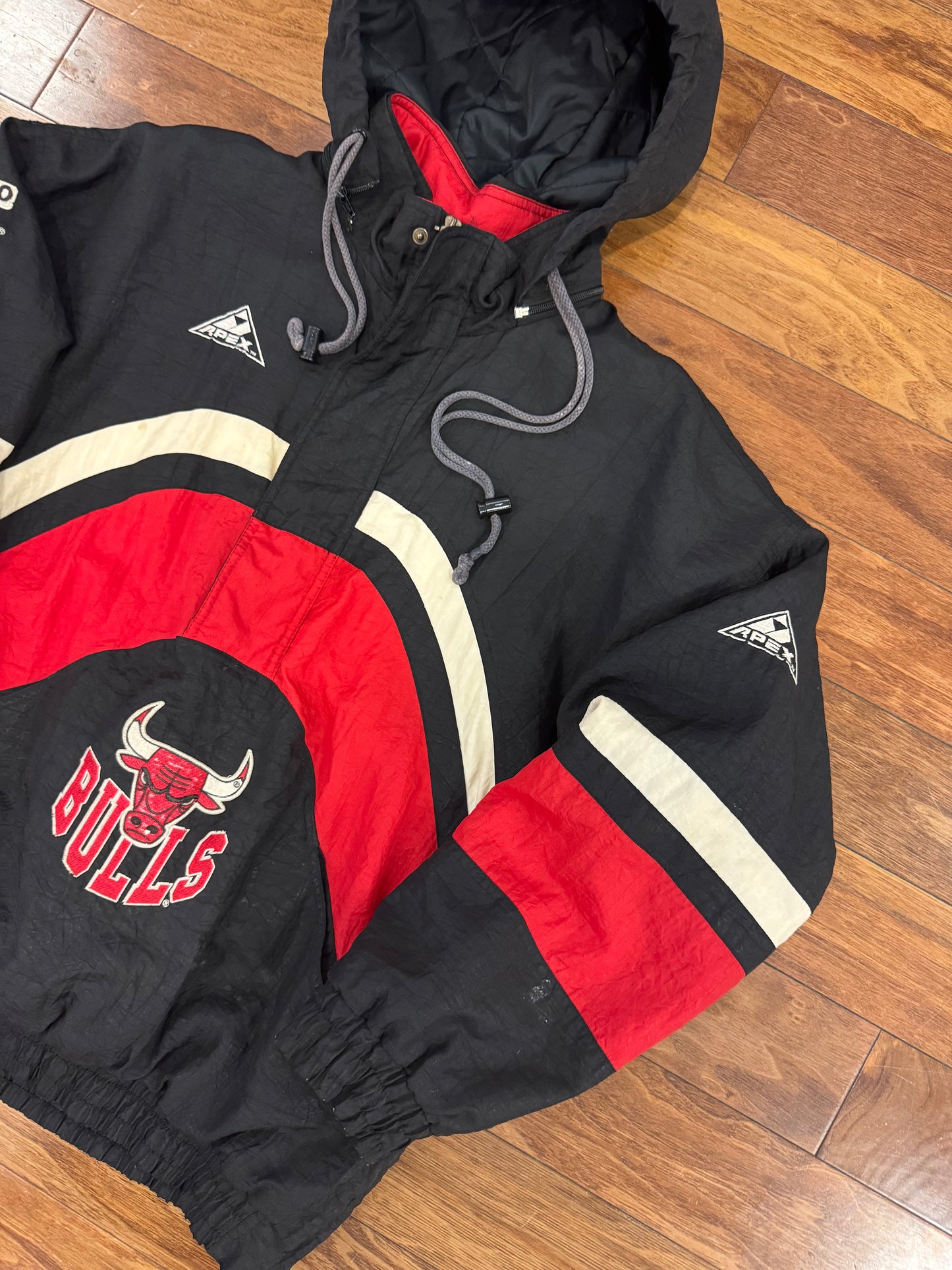 90s Chicago Bulls Apex Hooded Puffer (M)