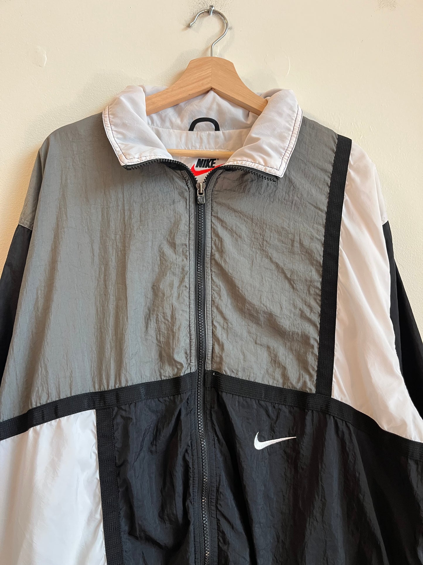 90s Nike Grey/Black Big Swoosh Windbreaker (XL)