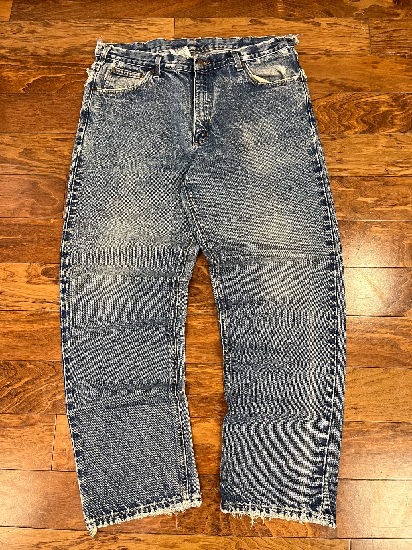 2008 Carhartt Distressed Blue Jeans (36 x 32)