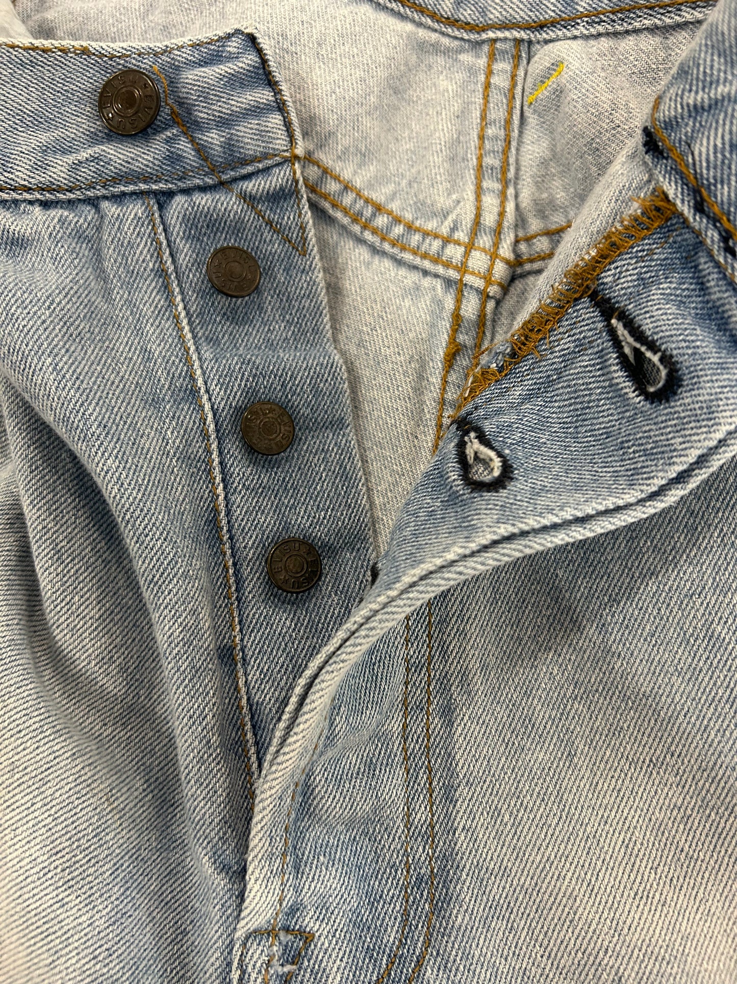 00s Evisu Vintage Multi Pocket Button Fly Jean Shorts (40)