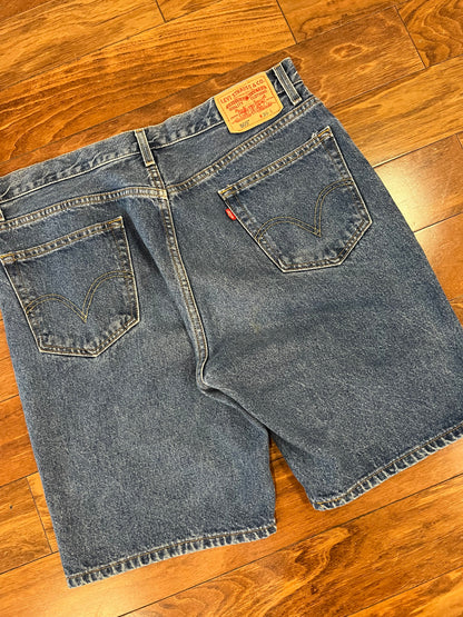 00s Levi's 505 Dark Wash Jean Shorts (36)