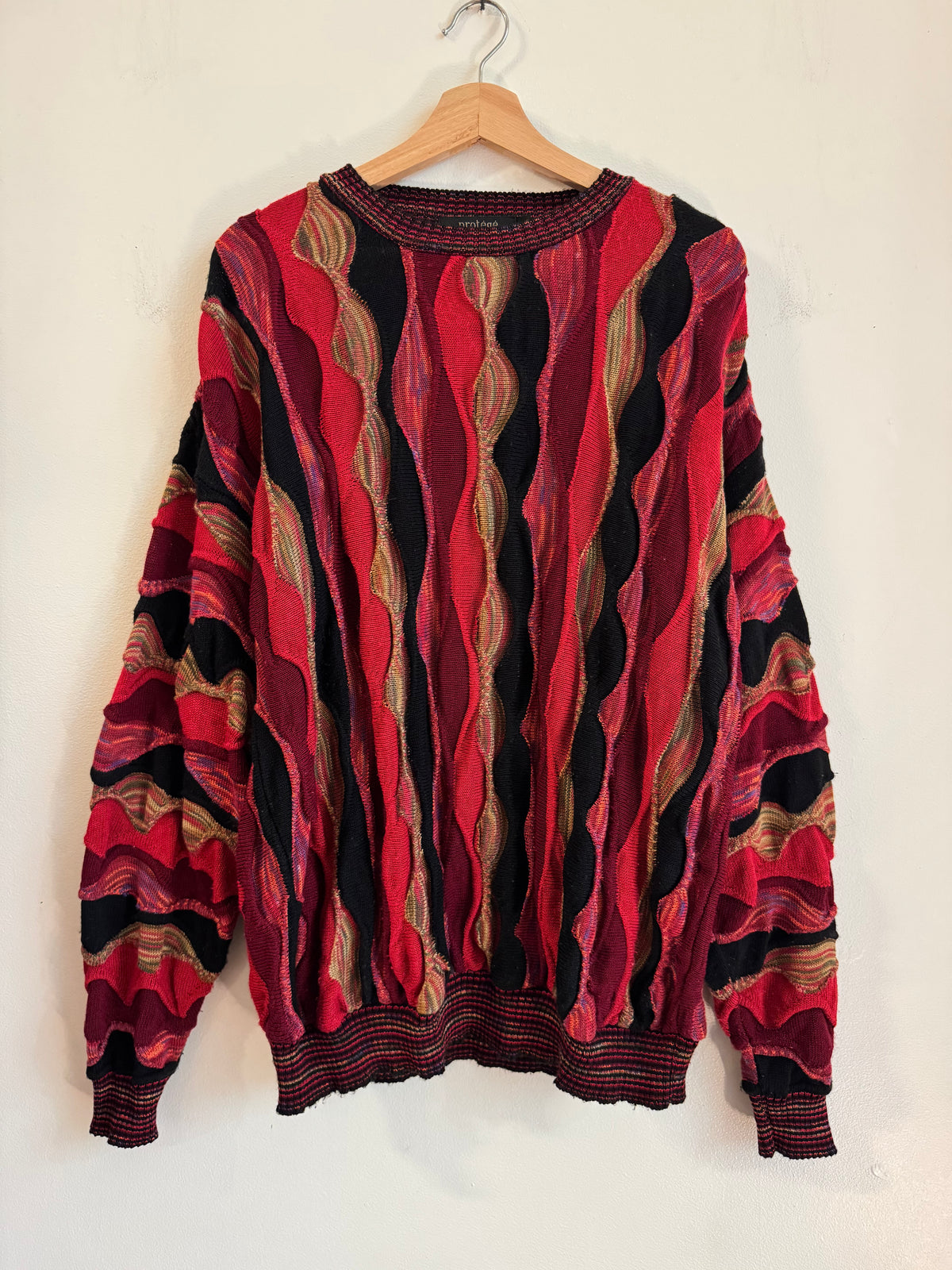 90s Protege 3D Knit Pink/Red Vintage Sweater (L)