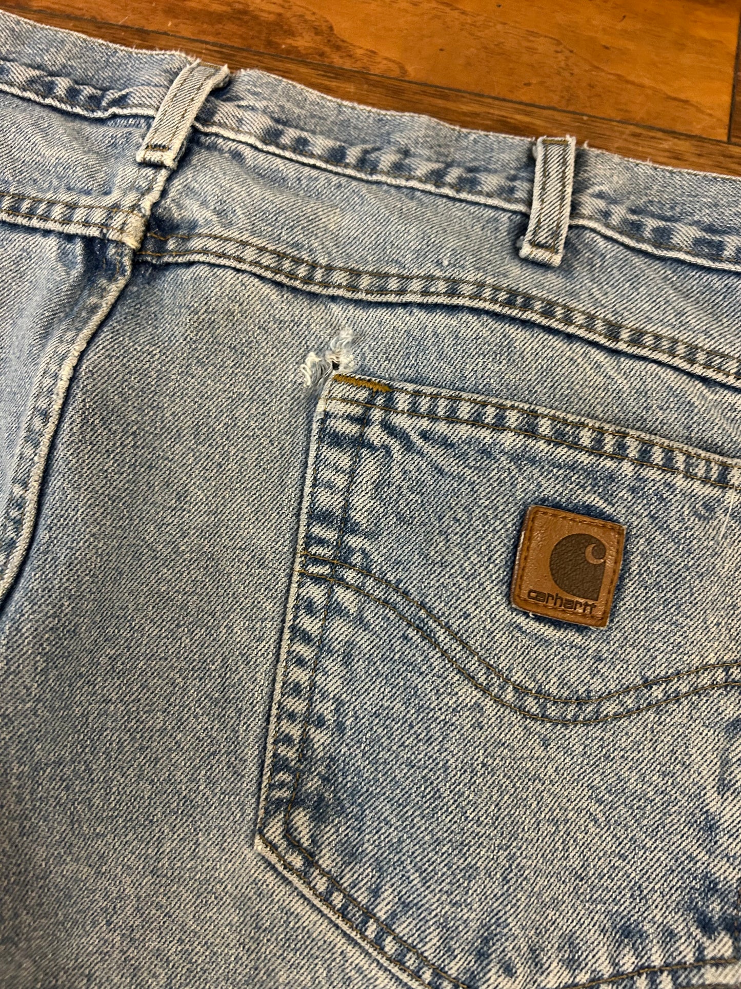 00s Carhartt Mud Wash Distressed Blue Jeans (38 x 30)