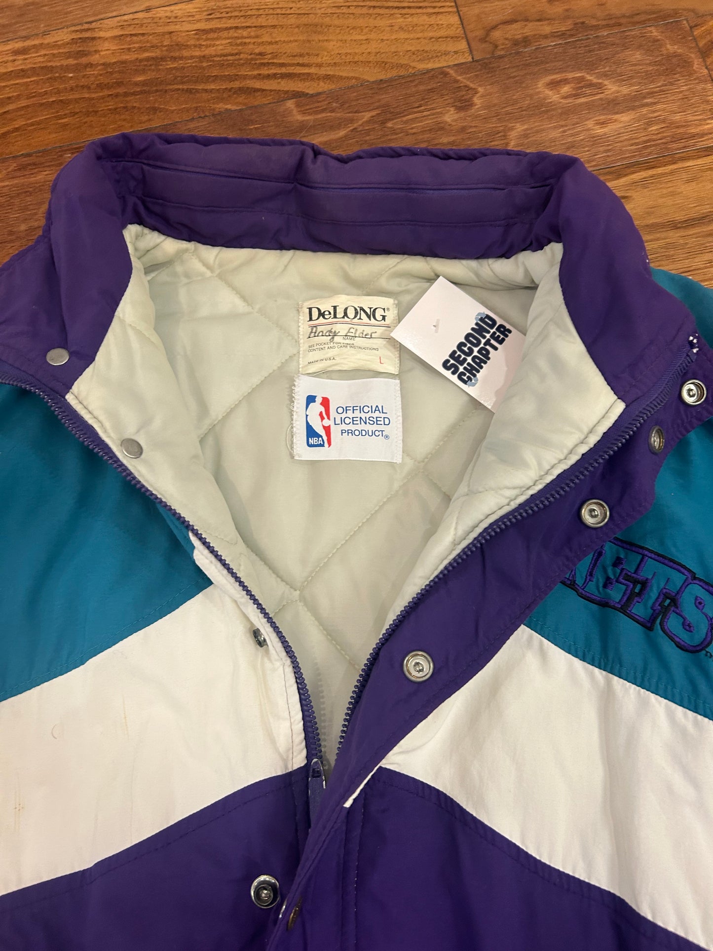 90s Charlotte Hornets DeLong Vintage NBA Puffer Jacket (L)