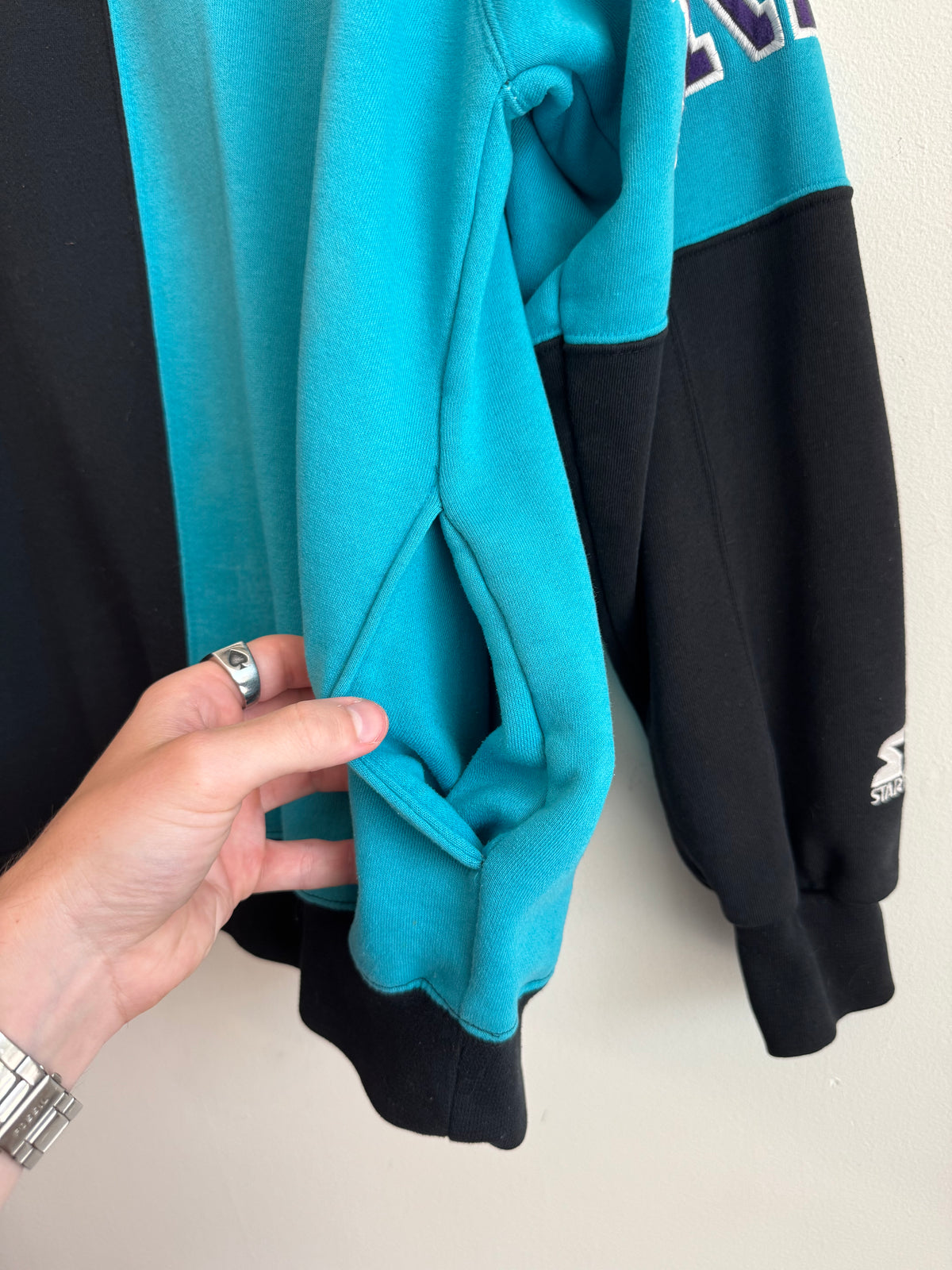 90s Charlotte Hornets 2 Tone Starter Crewneck (M)