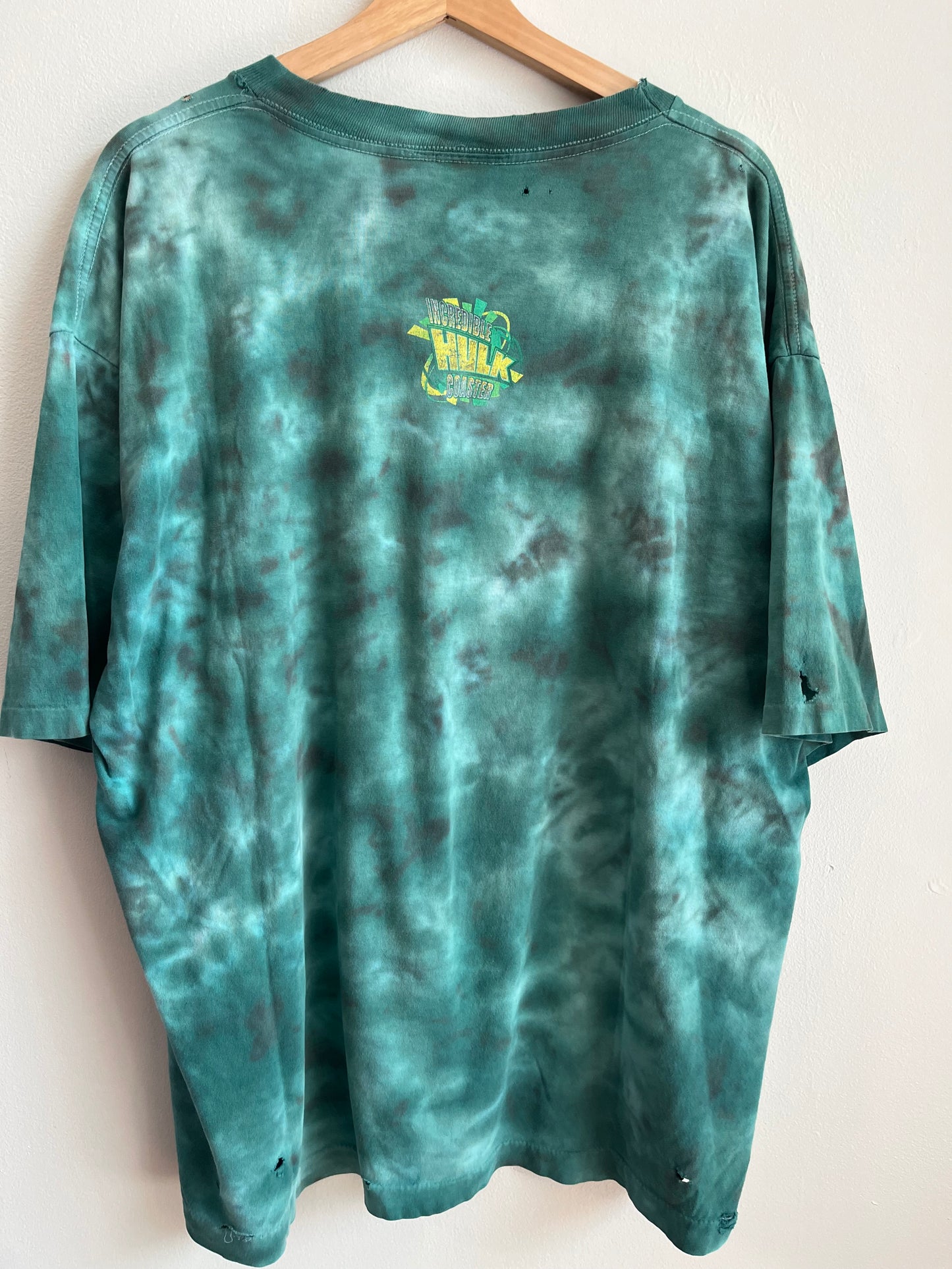 00s The Incredible Hulk Coaster Thrashed Tee (XL)