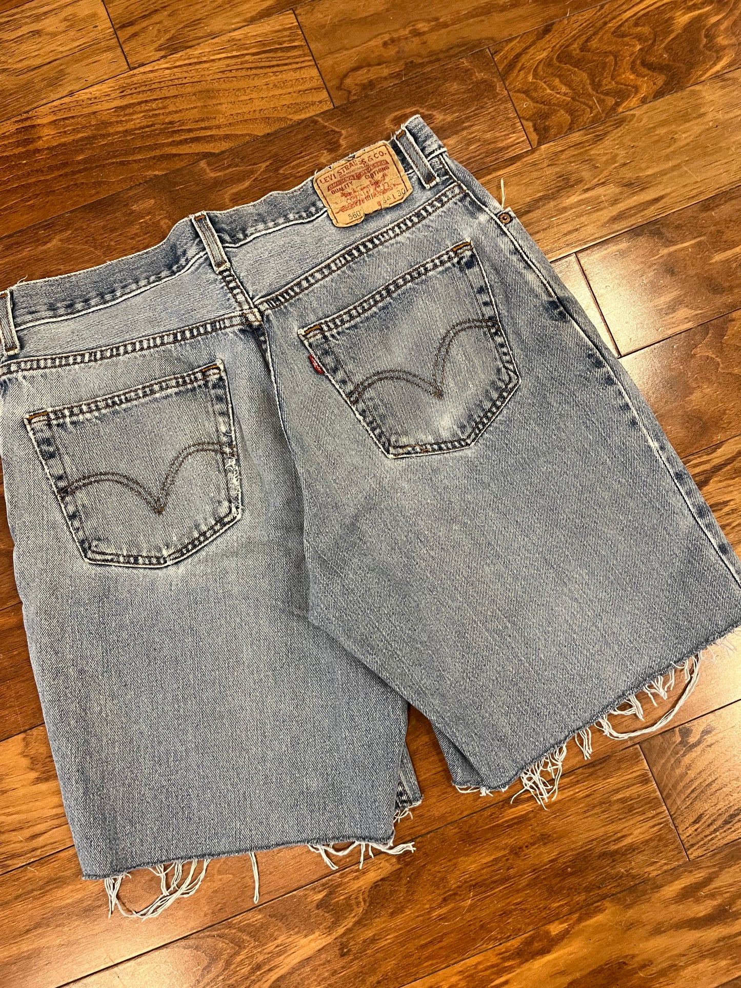 00s Levi's 560 Blue Shorts (34)