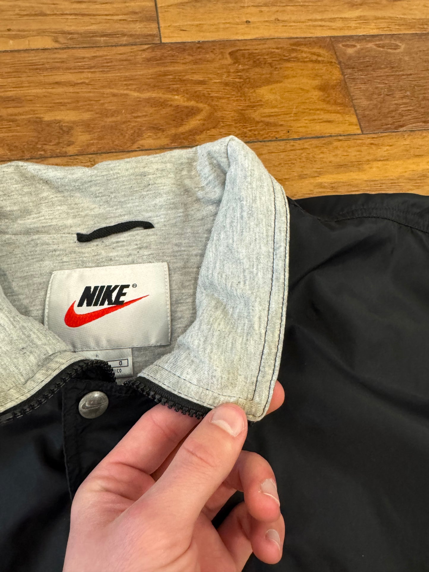 90s Nike Black Windbreaker (L)