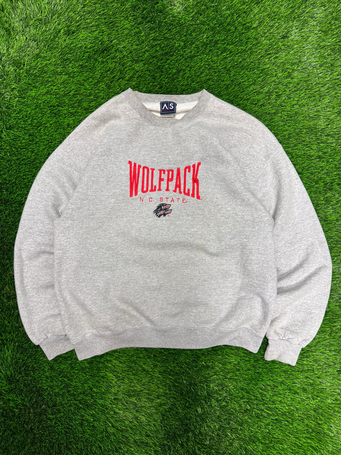 00s NC State University Wolfpack Embroidered Vintage Crewneck (L)