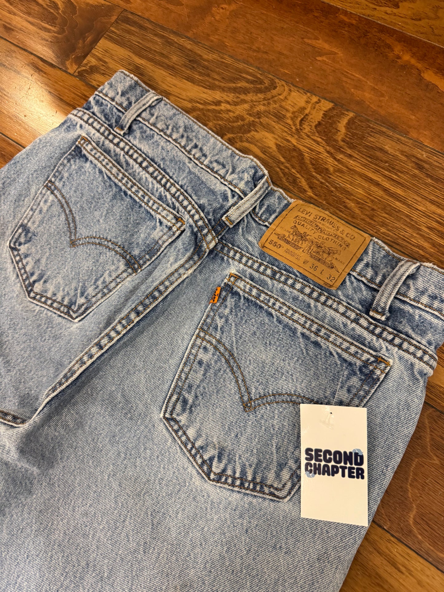 90s Levi's 550 Tapered Relaxed Fit Orange Tab Distressed Jeans (34 x 32)