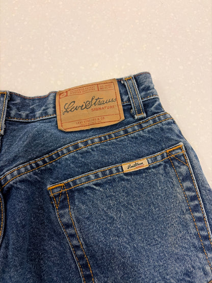 00s Levi Strauss Dark Wash Shorts (30)