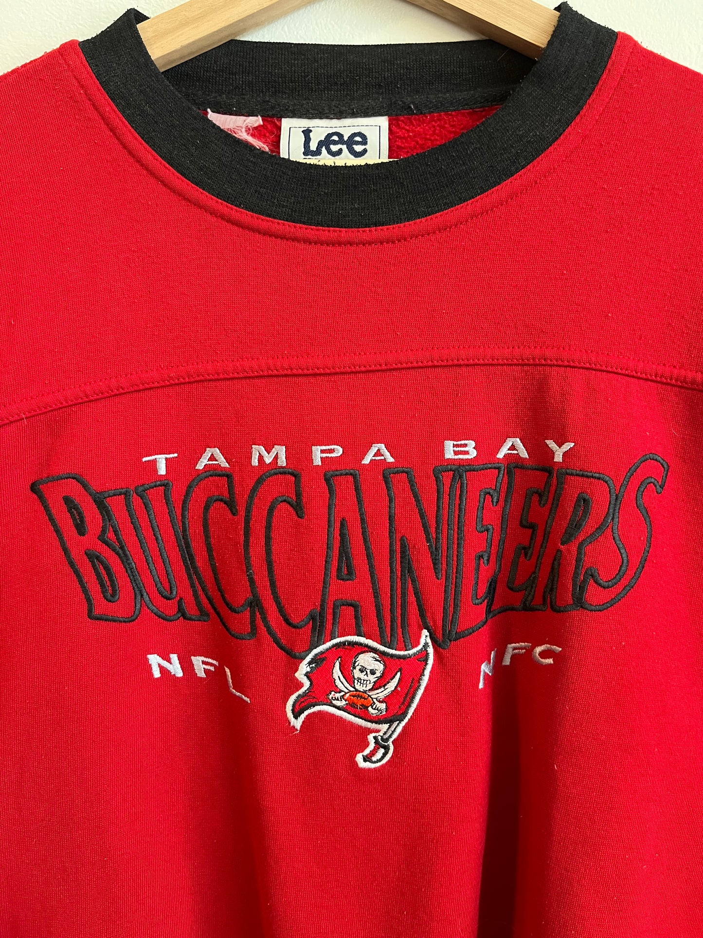 90s Tampa Bay Buccaneers Lee Sports Crewneck (M)