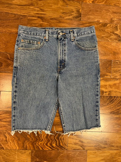 2001 Levi's 512 Mid Wash Shorts (33)