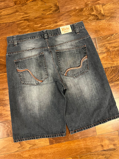 00s Niche United Baggy Y2K Shorts (38)