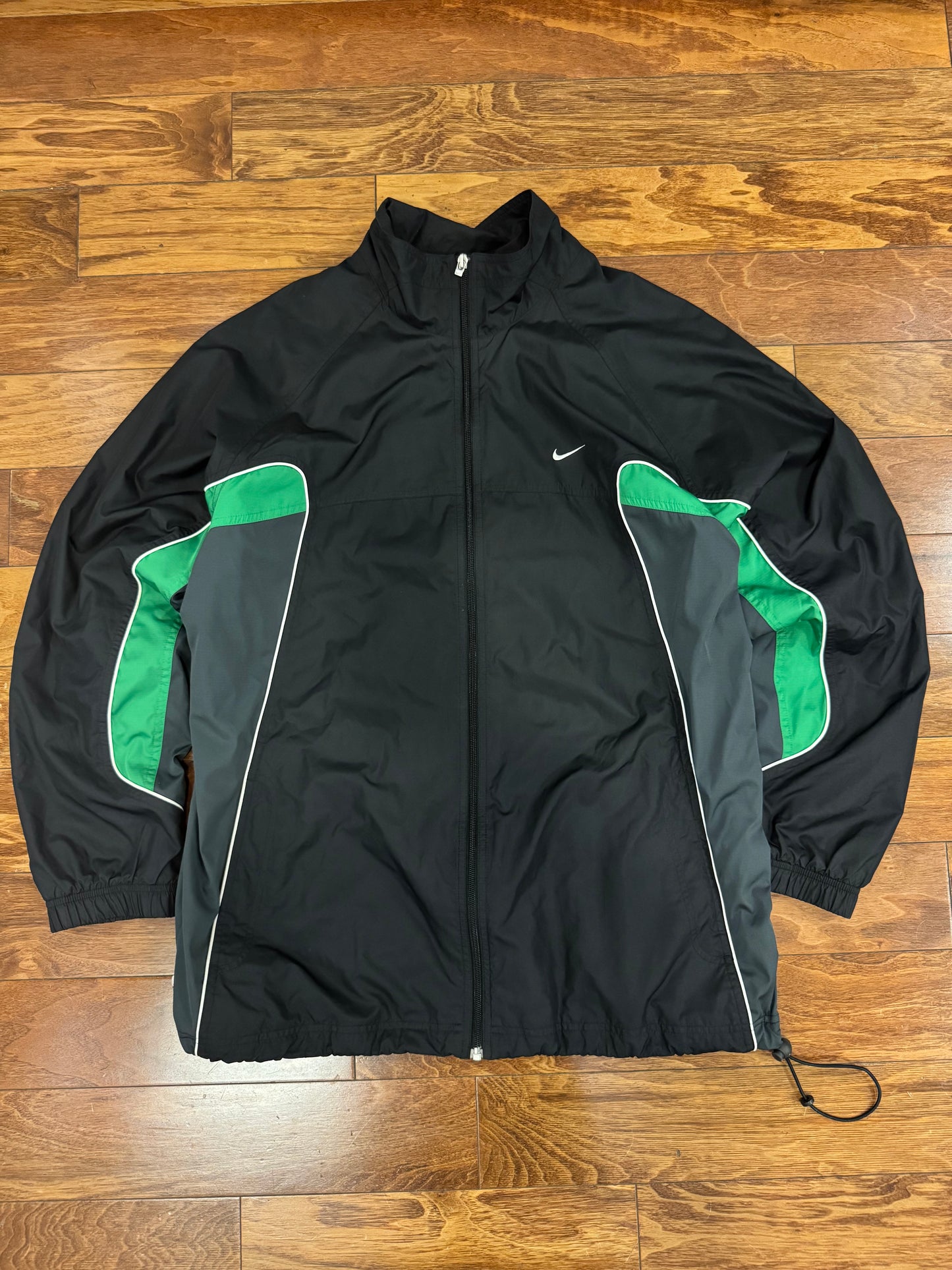 00s Nike Black/Green Windbreaker (XL)