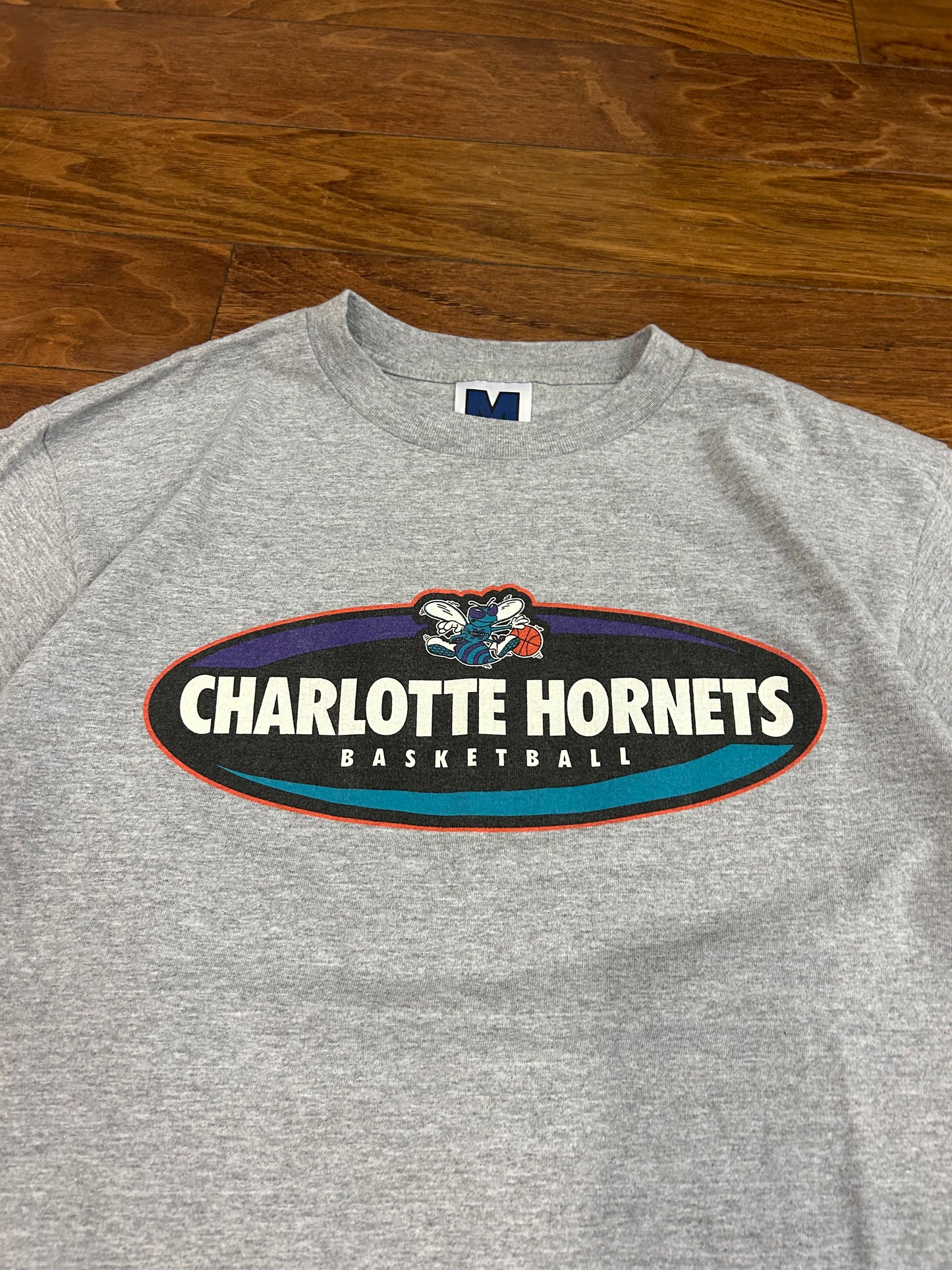 90s Charlotte Hornets Basketball Grey Tee (M)