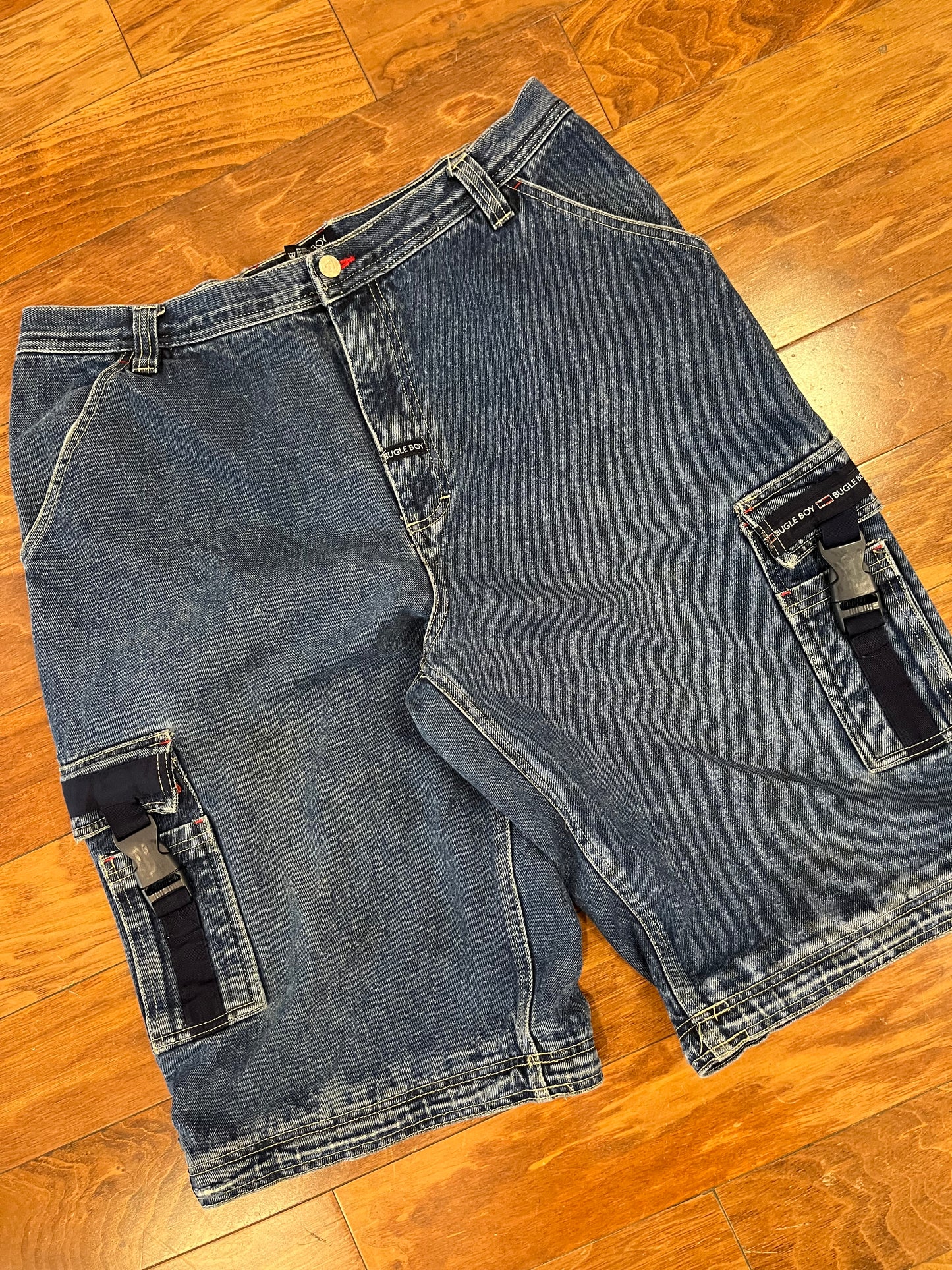 00s Bugle Boy Baggy Cargo Shorts (38)