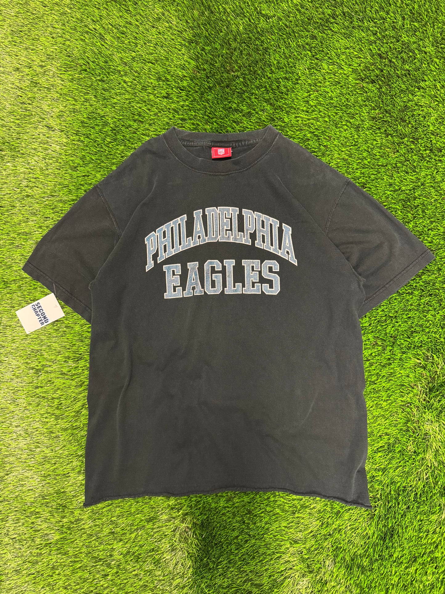 00s Philadelphia Eagles Black Spell Out Cropped Tee (L)