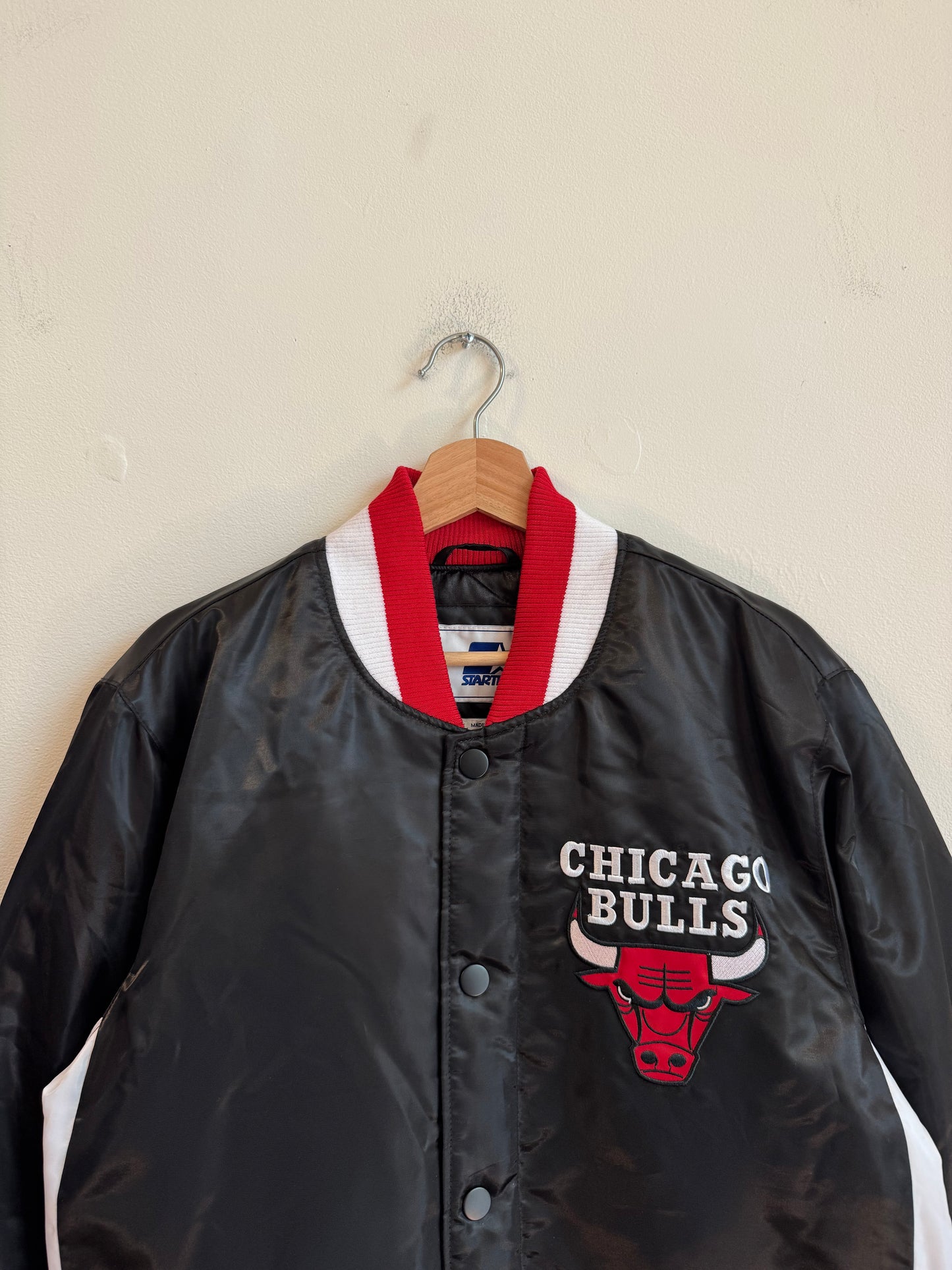 90s Chicago Bulls Starter Satin Jacket (M)