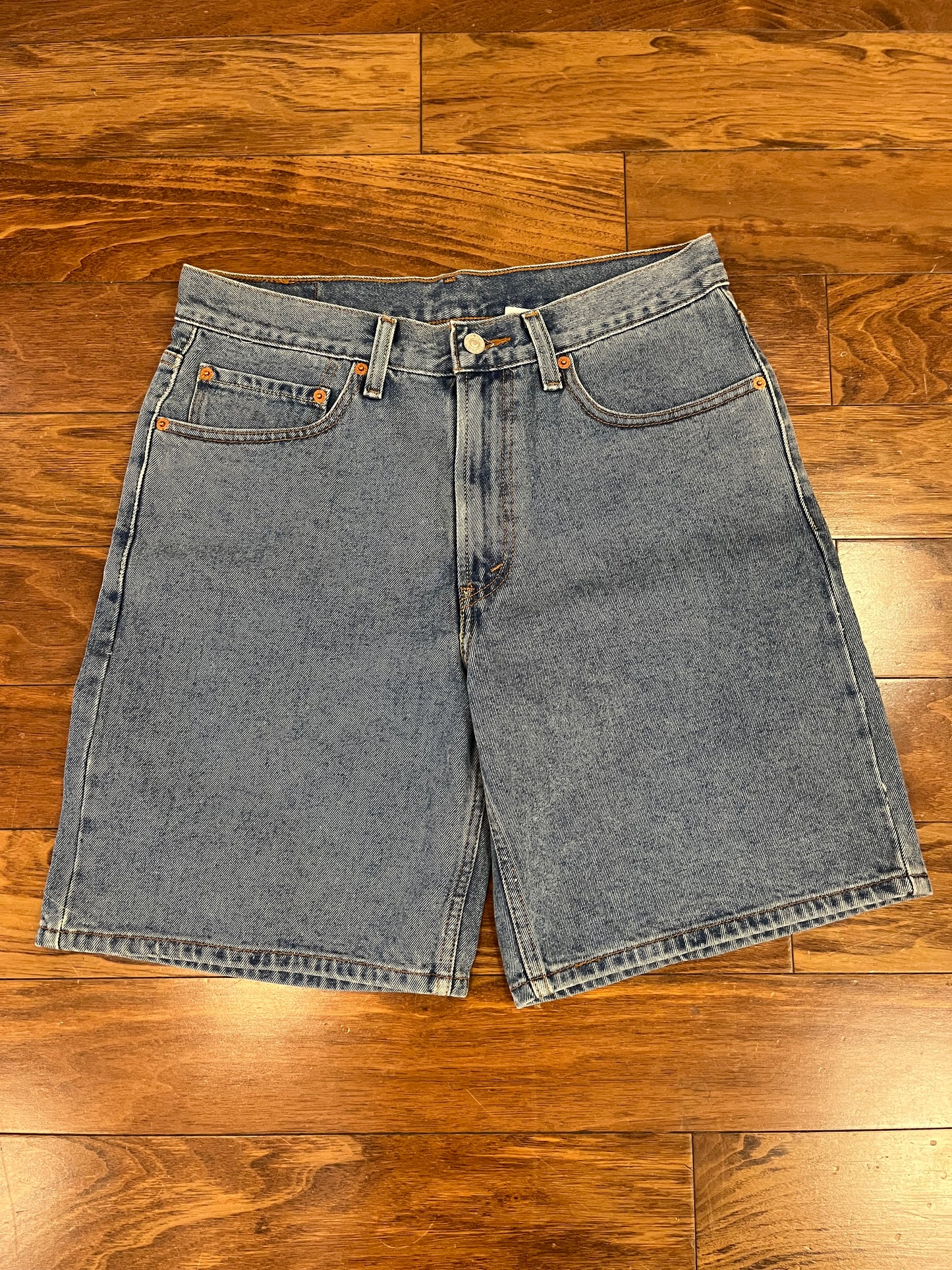 2005 Levi's 550 Blue Shorts (32)