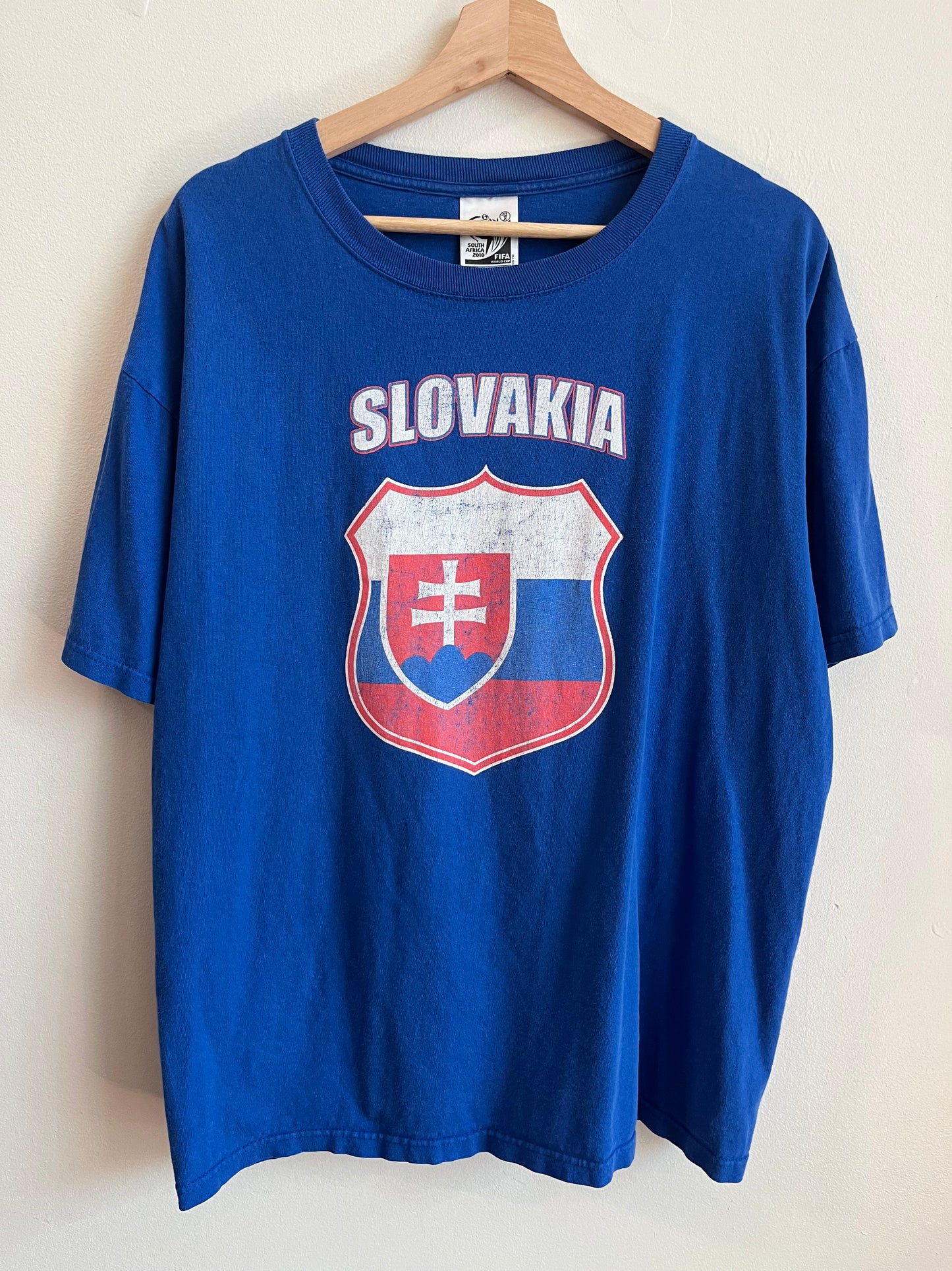 2010 World Cup Slovakia FIFA Soccer Tee (XL)