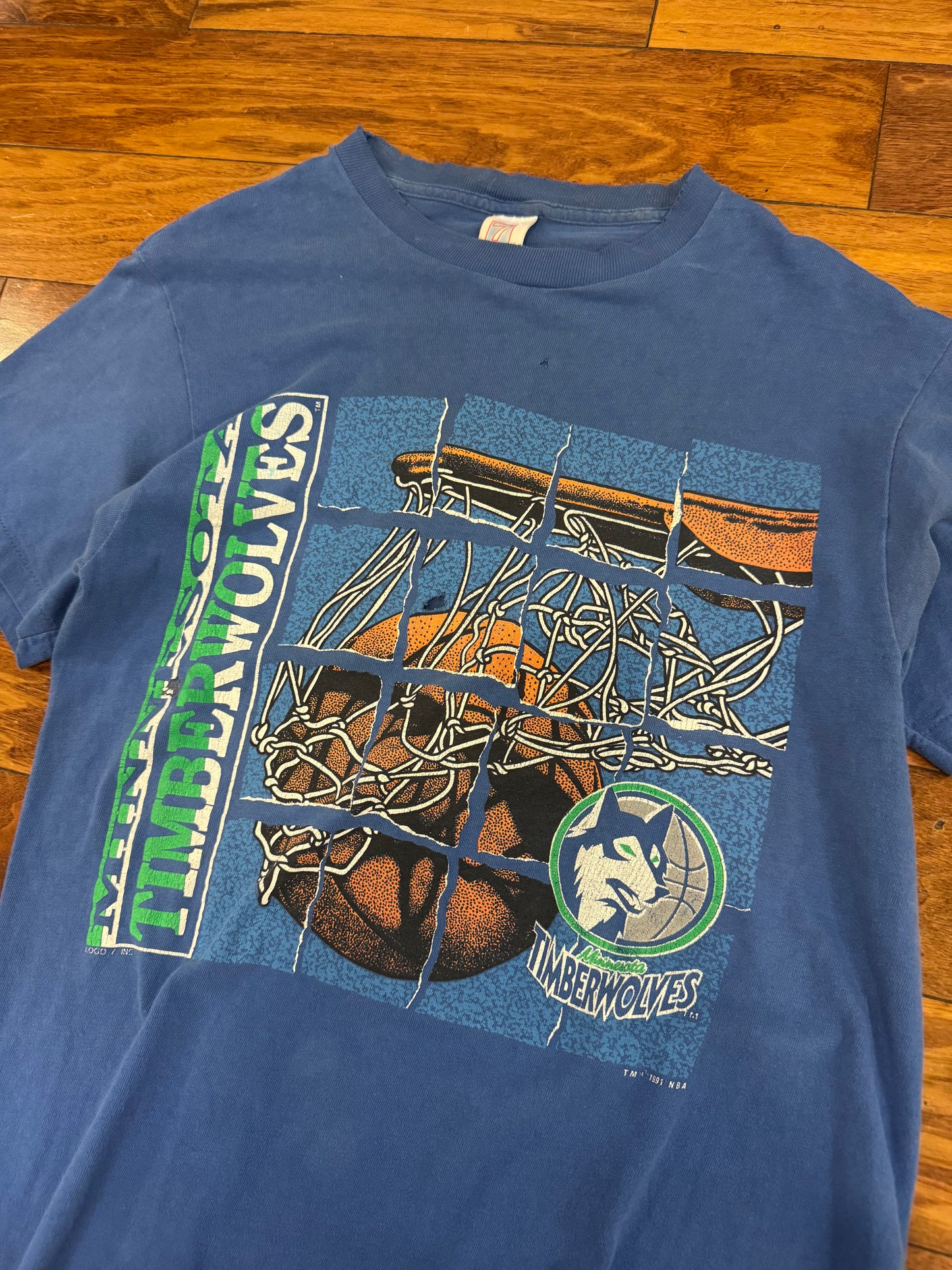 1991 Minnesota Timberwolves Distressed Tee (M)