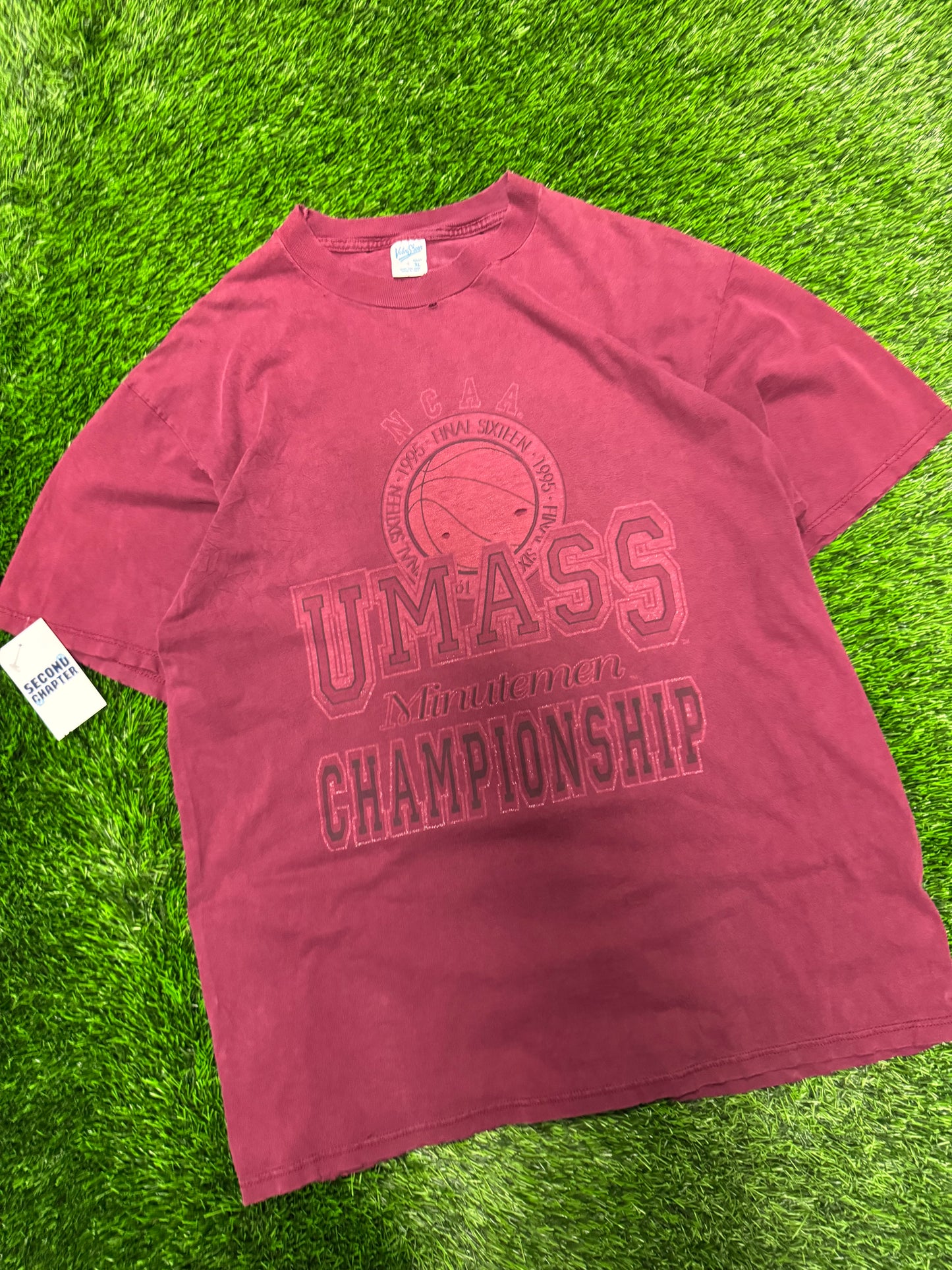 1995 UMASS Minutemen Vintage Distressed Tee (XL)