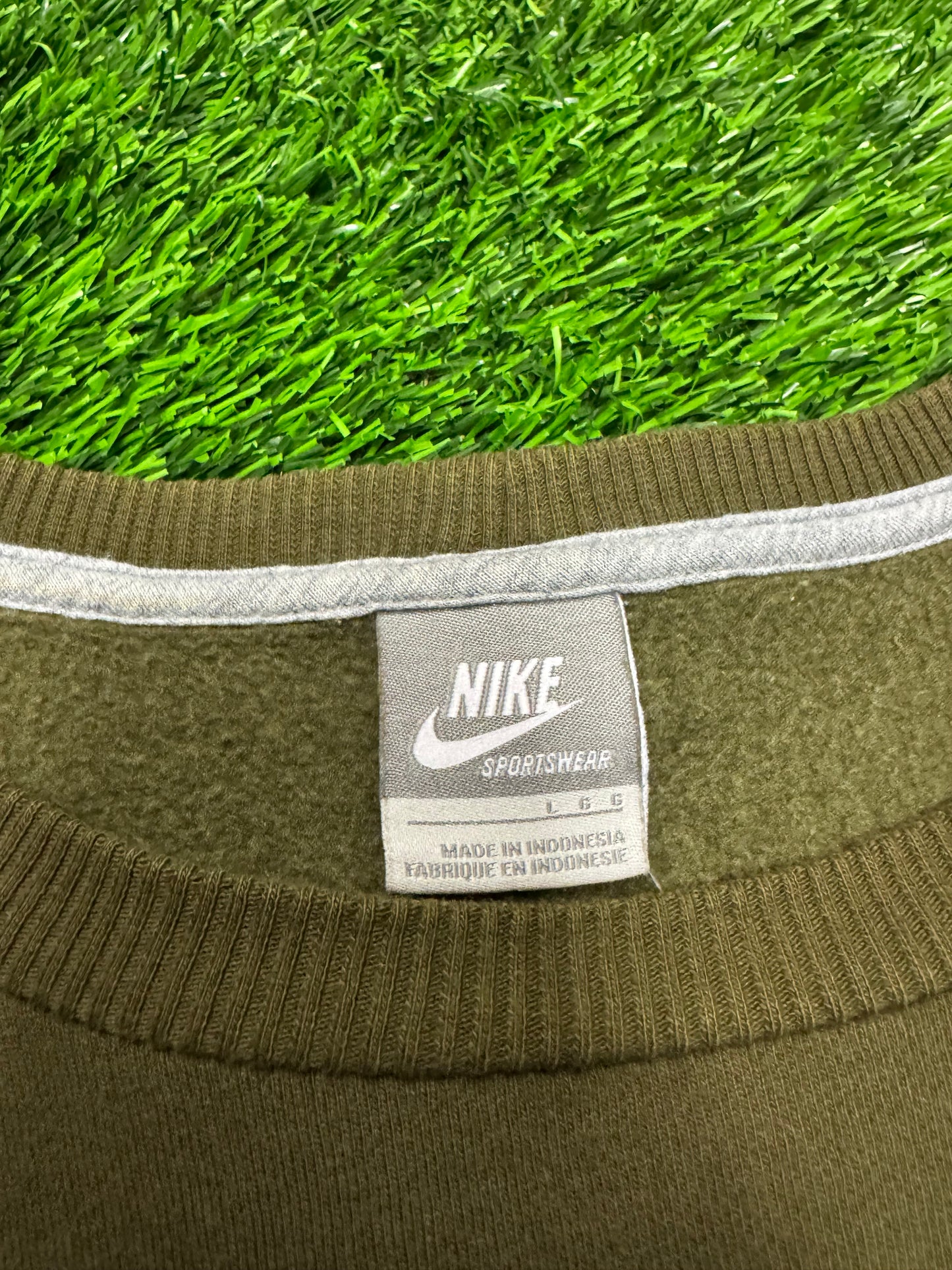 00s Nike Essential Olive Crewneck (L)