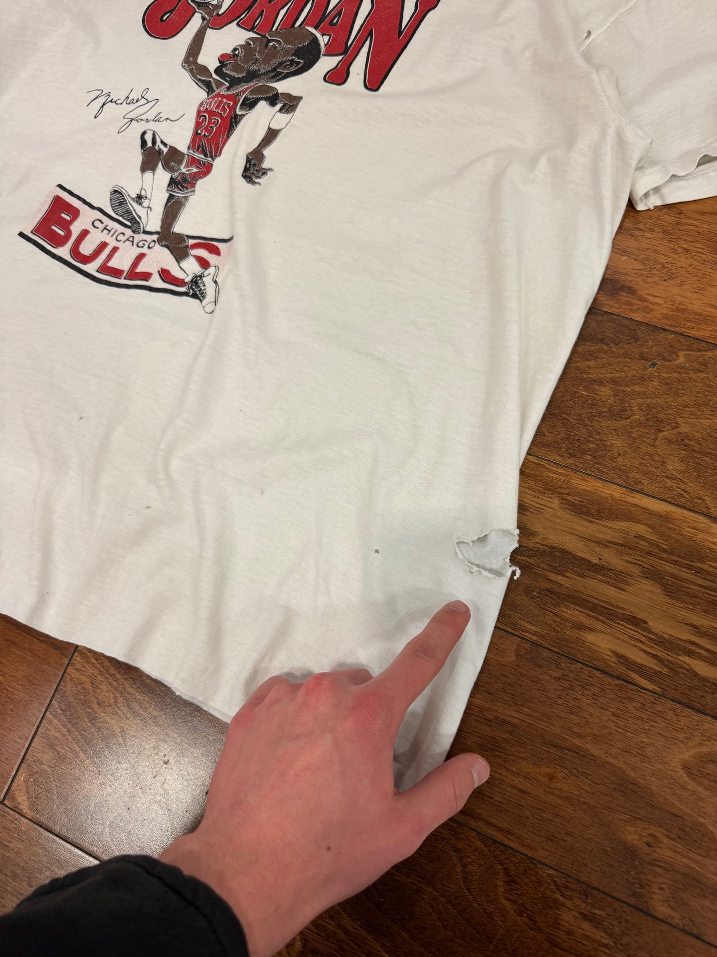 90s Michael Jordan Chicago Bulls Dunk Caricature Thrashed Vintage Cropped Tee (XL)