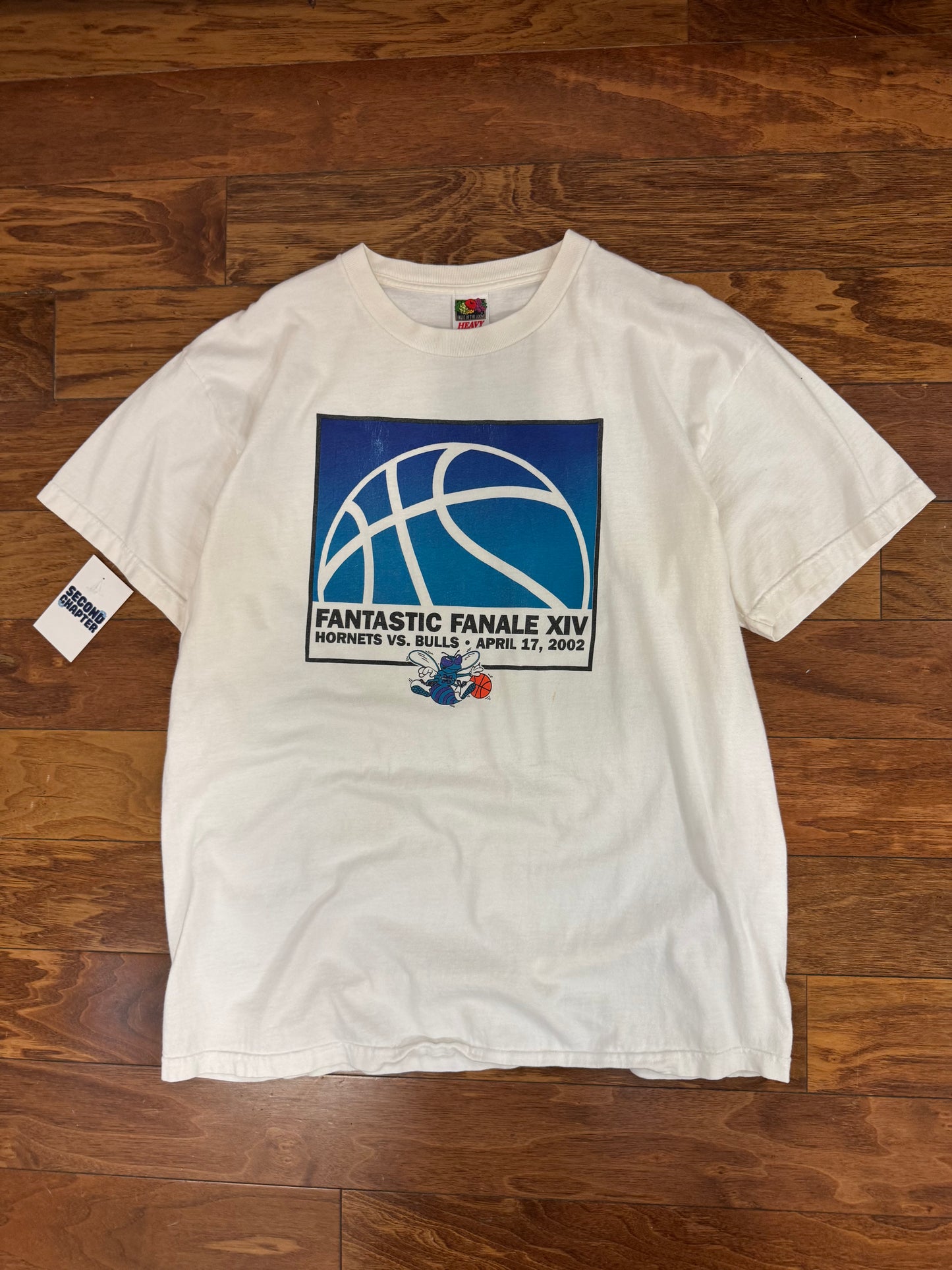 2002 Charlotte Hornets v Chicago Bulls Fantastic Fanale XIV Vintage NBA Tee (XL)