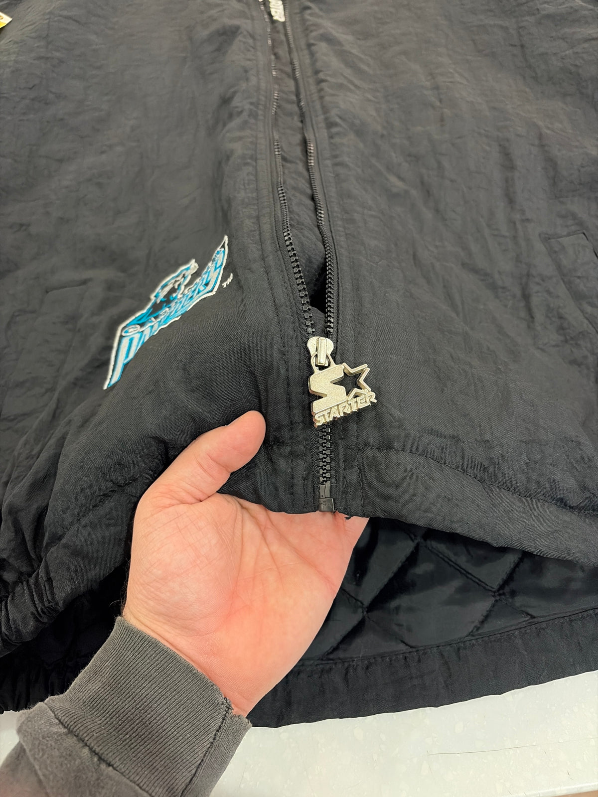90s Carolina Panthers Starter Pro Line Puffer Jacket (L) (Zipper Flaw)