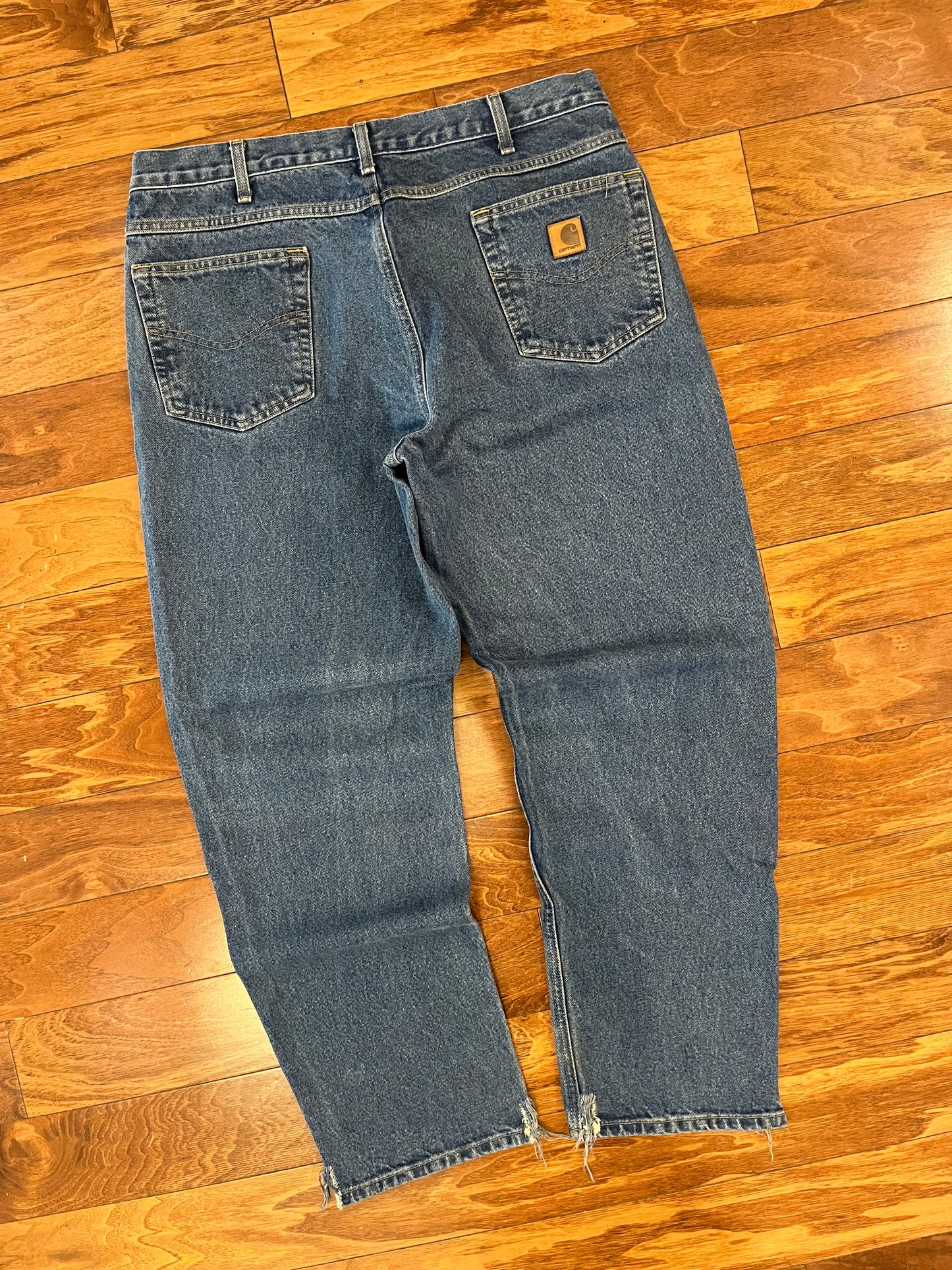00s Carhartt Dark Wash Distressed Jeans (38 x 32)