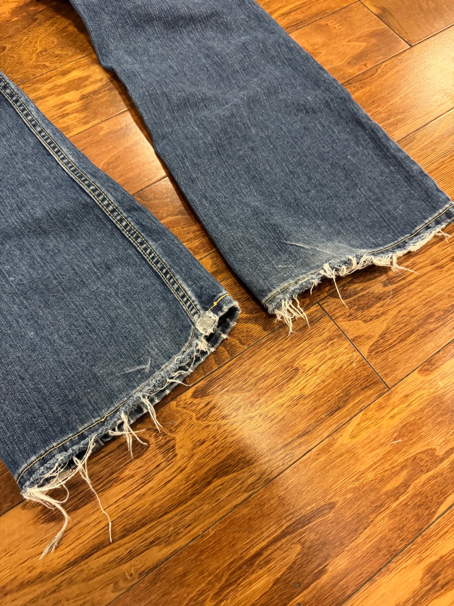 2005 Levi's Silver Tab Boot Cut Dark Wash Jeans (34 x 30)